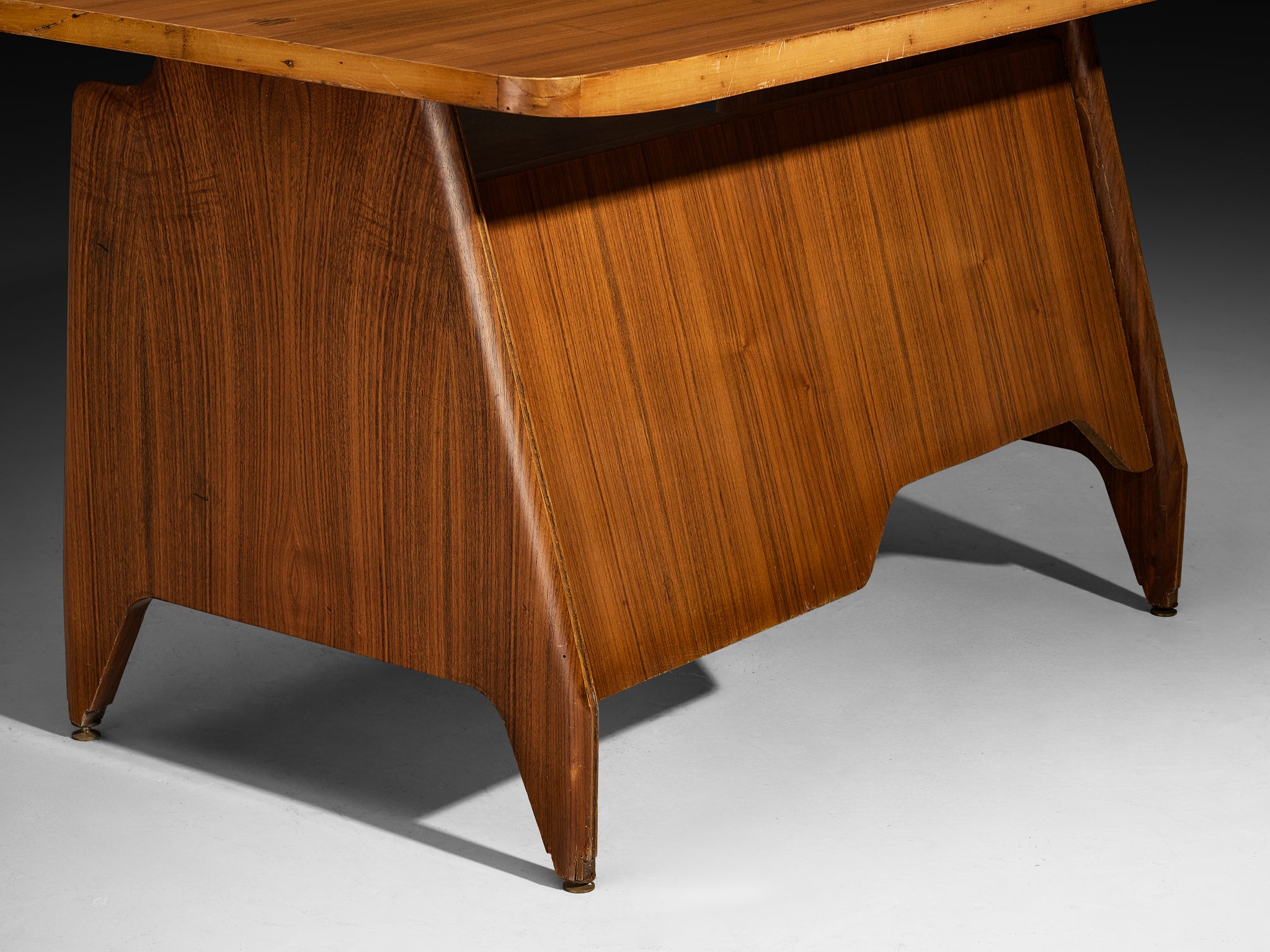 Mid-Century Italian Desk with Drawers and Brass Details Case pieces and storage cabinets Morentz