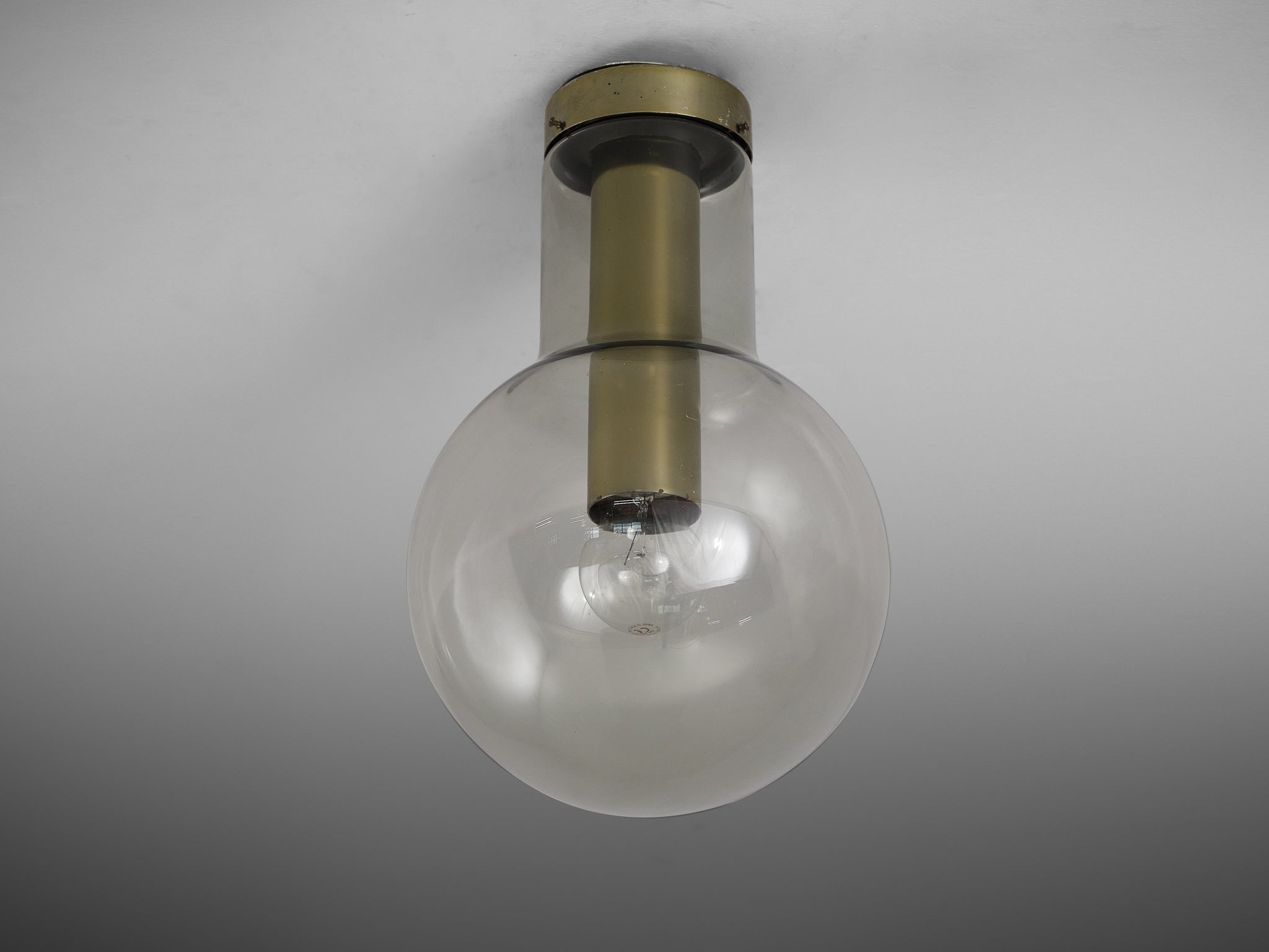 RAAK Ceiling Light 'Maxi-Light Bulb' in Smoked Glass and Brass Lighting Morentz