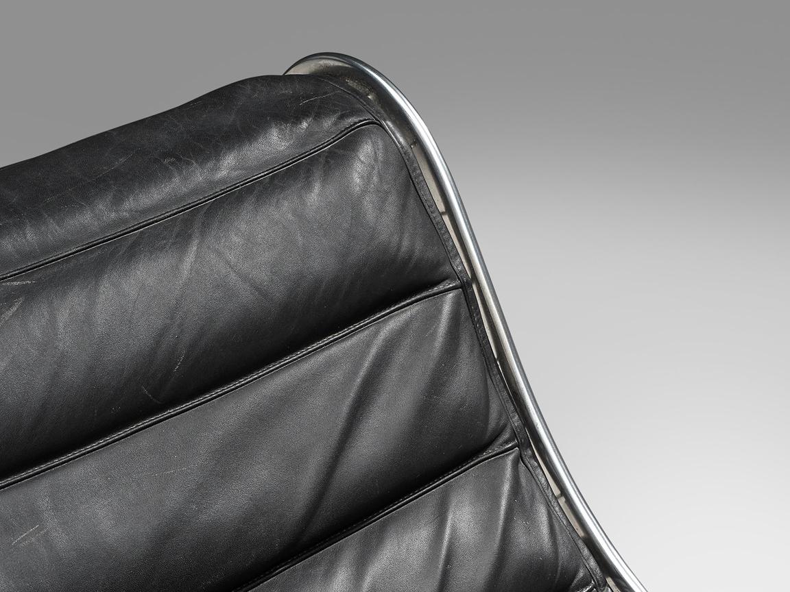 Rare Olivier Mourgue 'Whist' Chaise Longue in Black Leather seating Morentz