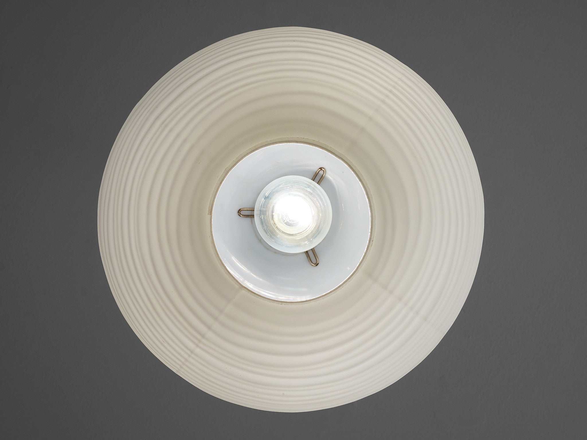 Pendants in White Glass lighting Morentz