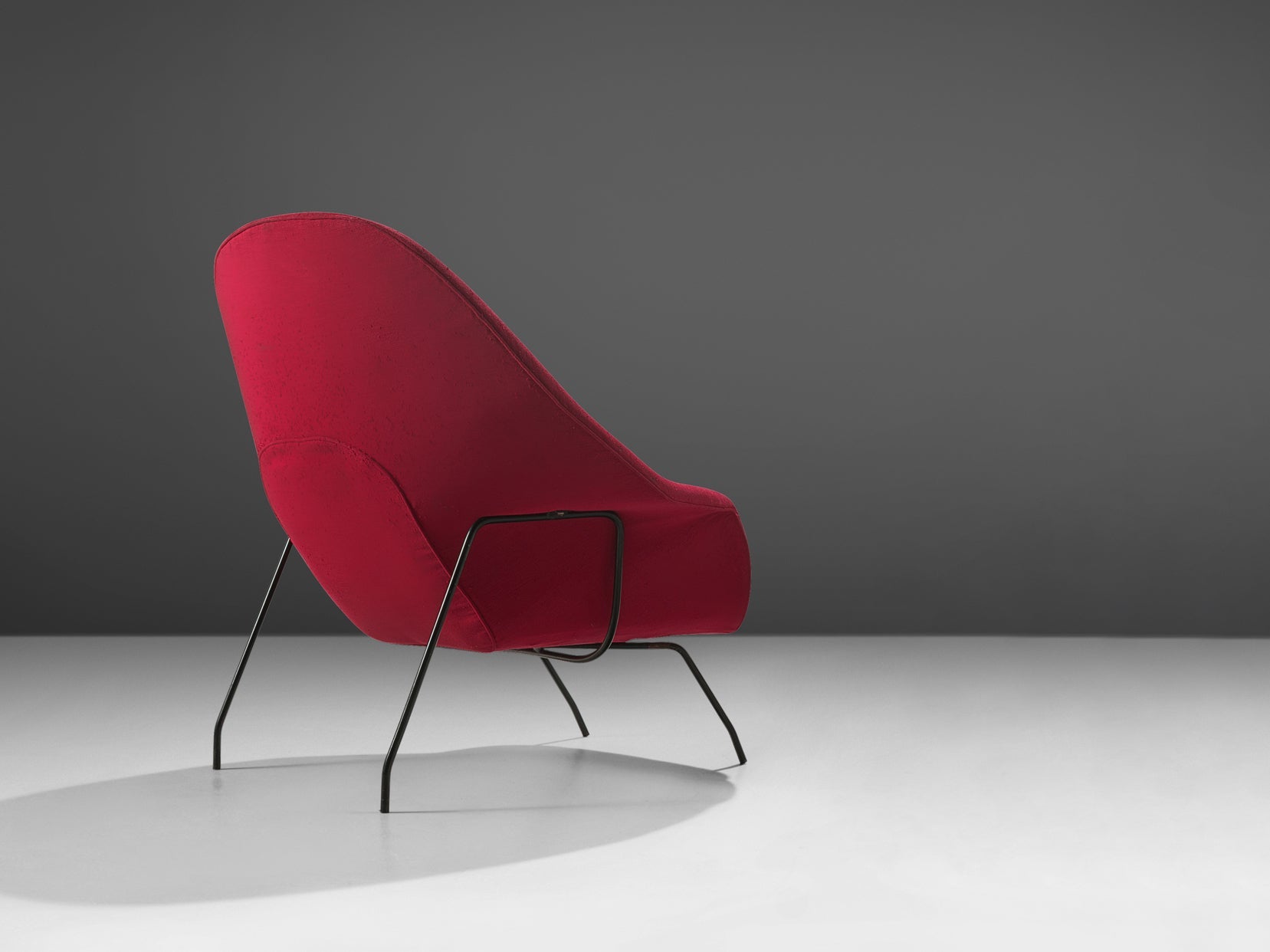 Eero Saarinen ‘Womb’ Lounge Chair in Red and Black Upholstery seating Morentz