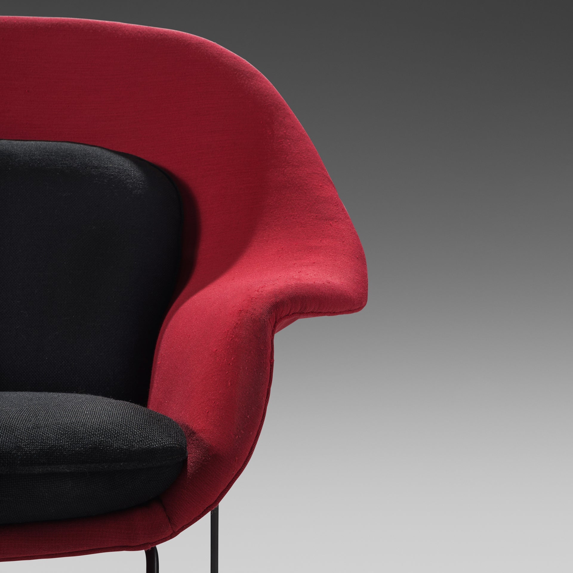 Eero Saarinen ‘Womb’ Lounge Chair in Red and Black Upholstery seating Morentz