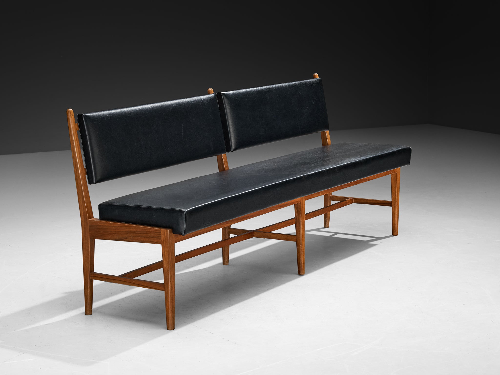 Mid-Century Modern Bench in Walnut Seating Morentz