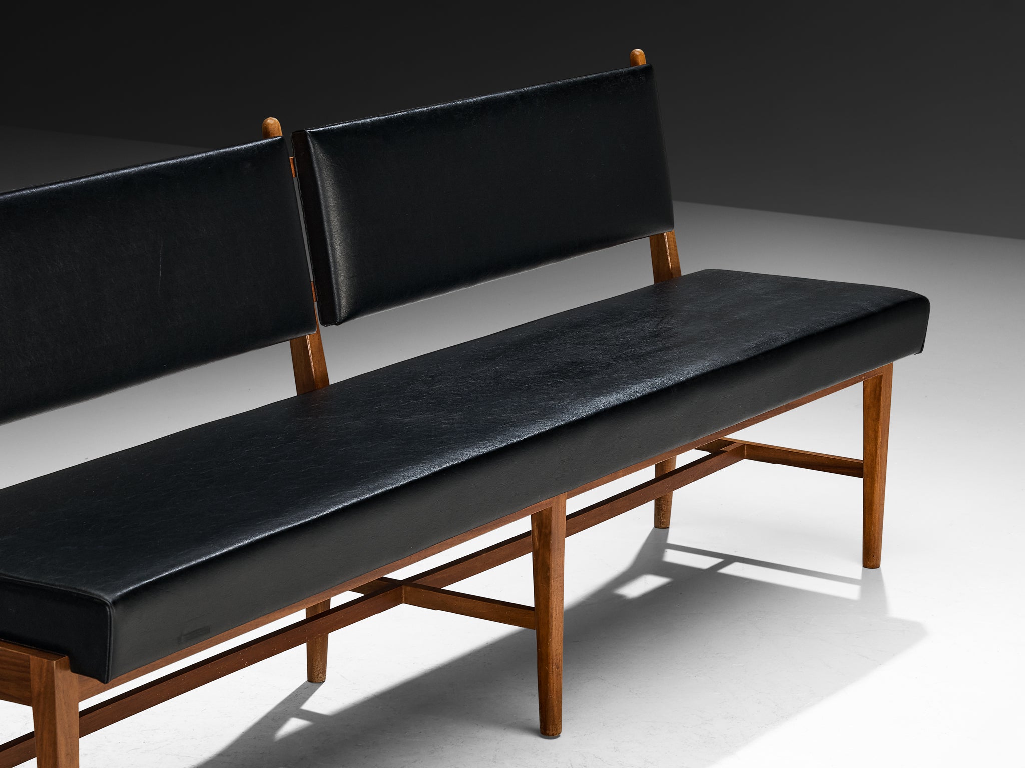 Mid-Century Modern Bench in Walnut Seating Morentz