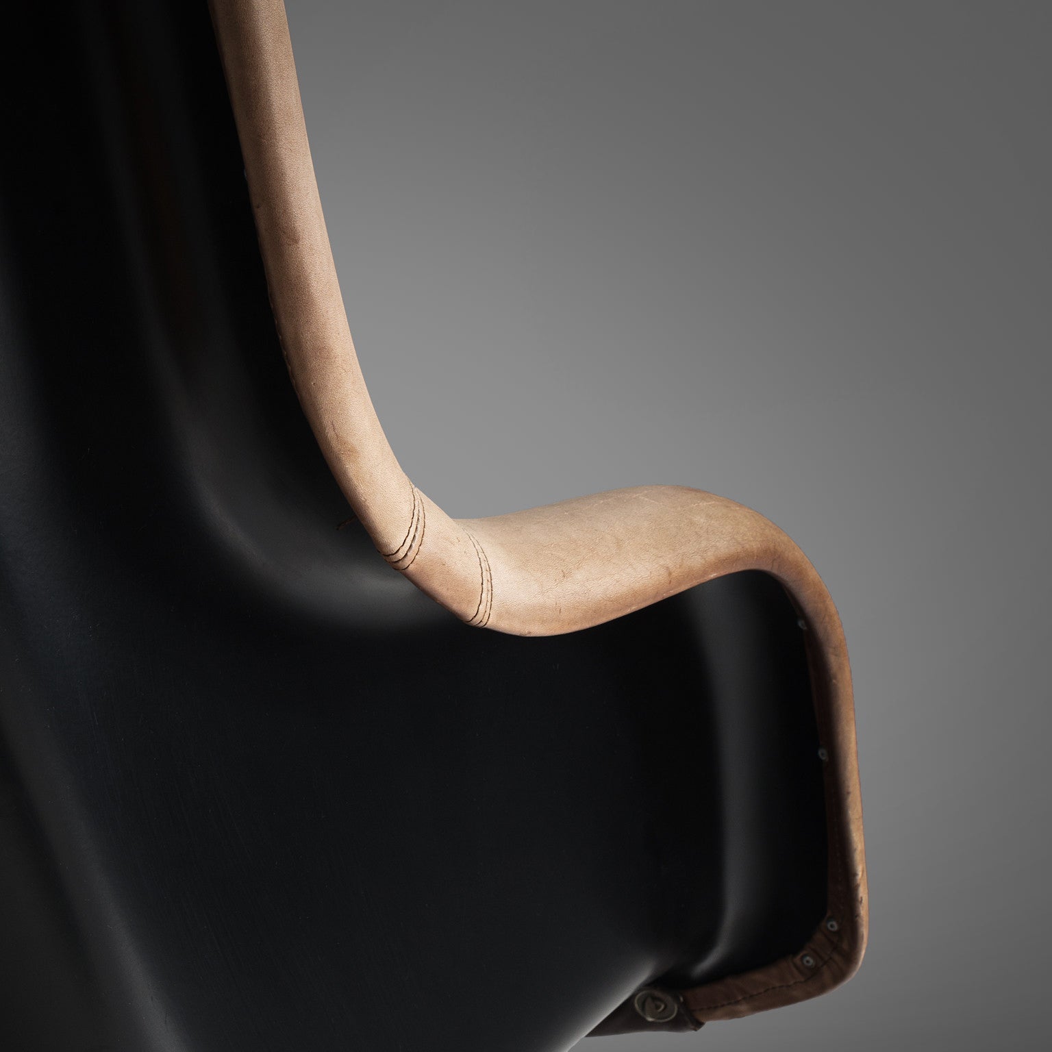Yrjö Kukkapuro 'Karuselli' Lounge Chair in Brown Leather and Fiberglass seating Morentz