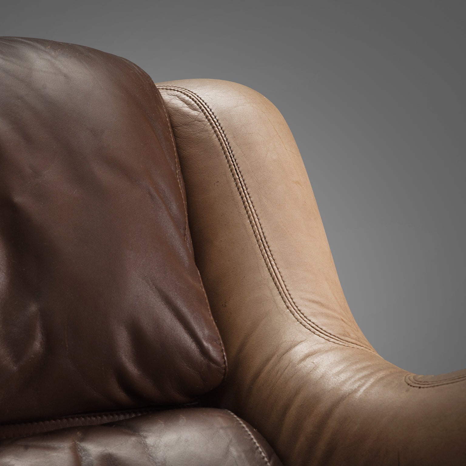 Yrjö Kukkapuro 'Karuselli' Lounge Chair in Brown Leather and Fiberglass seating Morentz