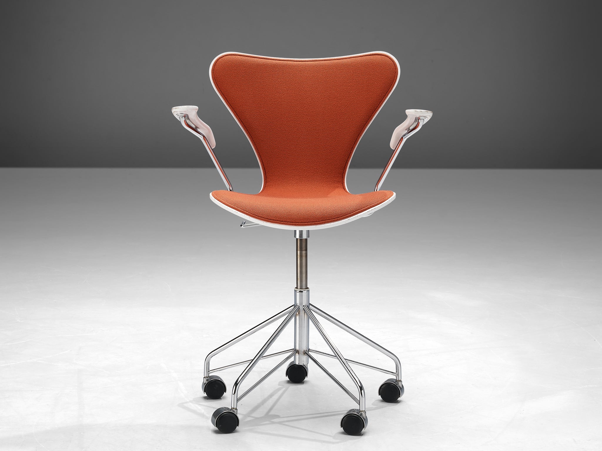Arne Jacobsen for Fritz Hansen Office Chair in Red Upholstery seating Morentz