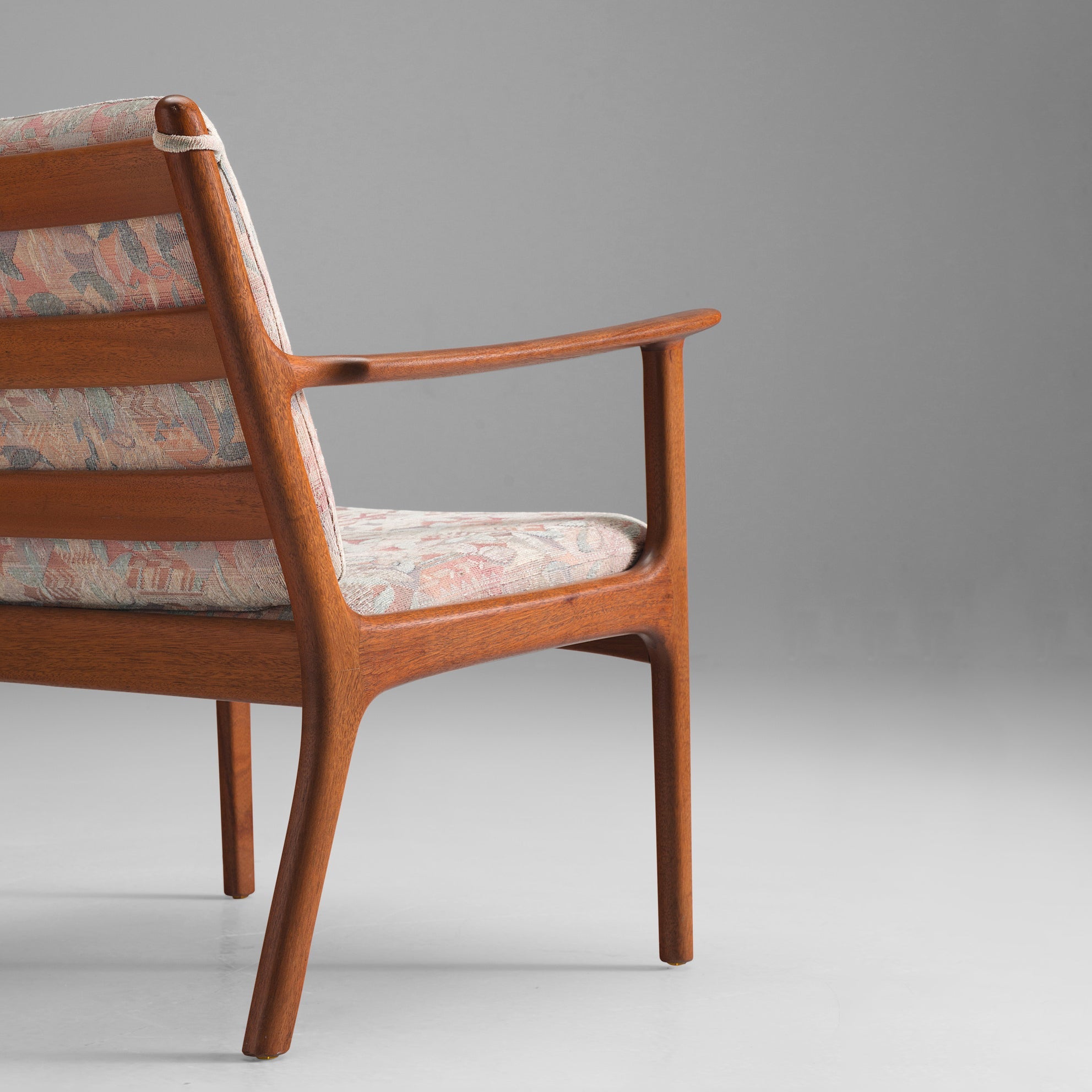 Ole Wanscher Lounge Chair in Mahogany seating Morentz