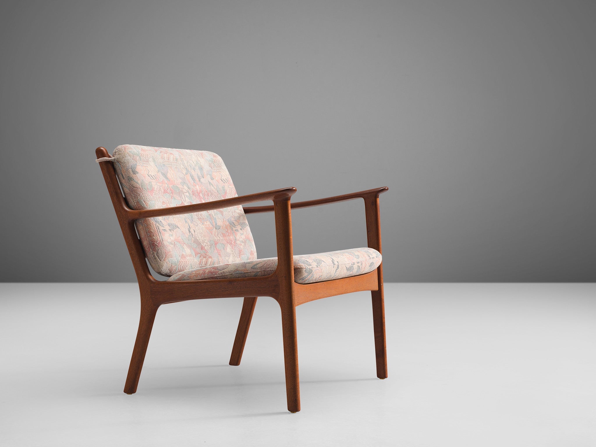 Ole Wanscher Lounge Chair in Mahogany seating Morentz