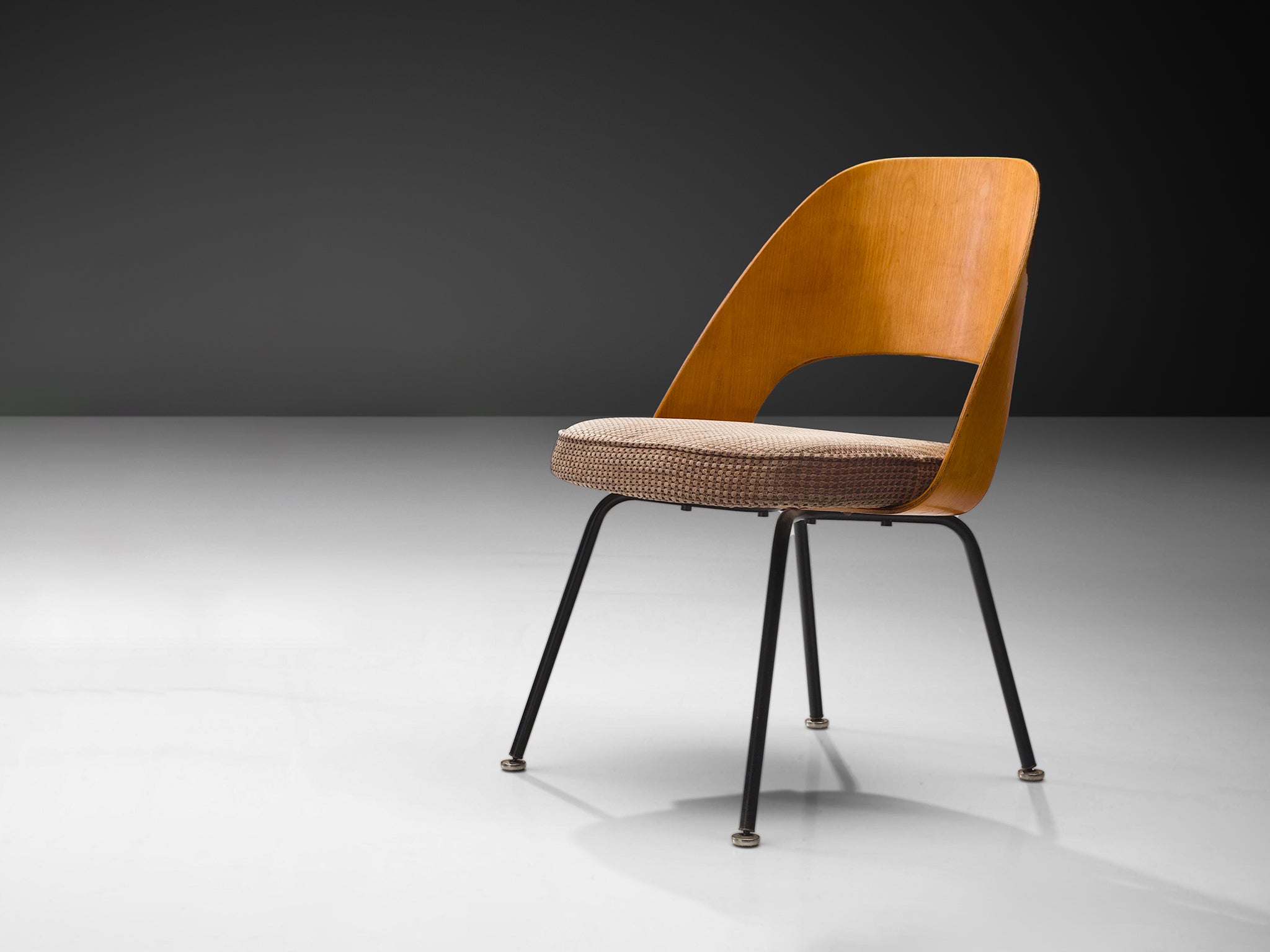 Eero Saarinen for Knoll International Dining Chair in Plywood Seating Morentz