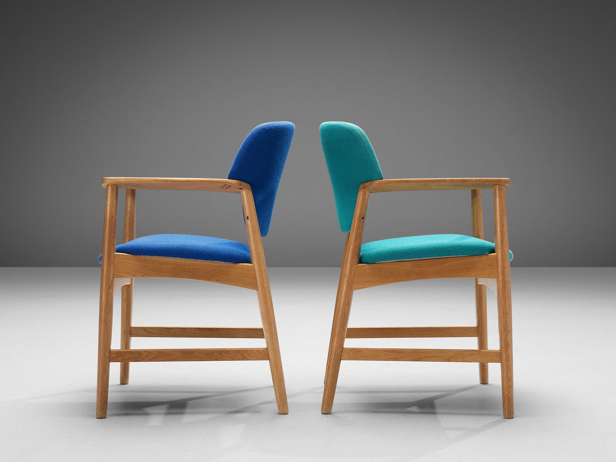 Larsen & Bender-Madsen for Fritz Hansen Set of Eight Dining Chairs in Oak seating Morentz