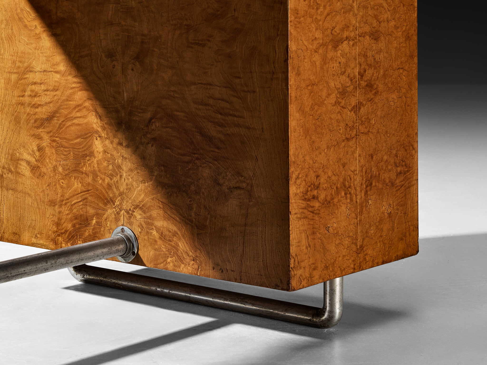 Pietro Lingeri Rationalist 1930s Writing Desk in Briar Root Veneer Tables Morentz