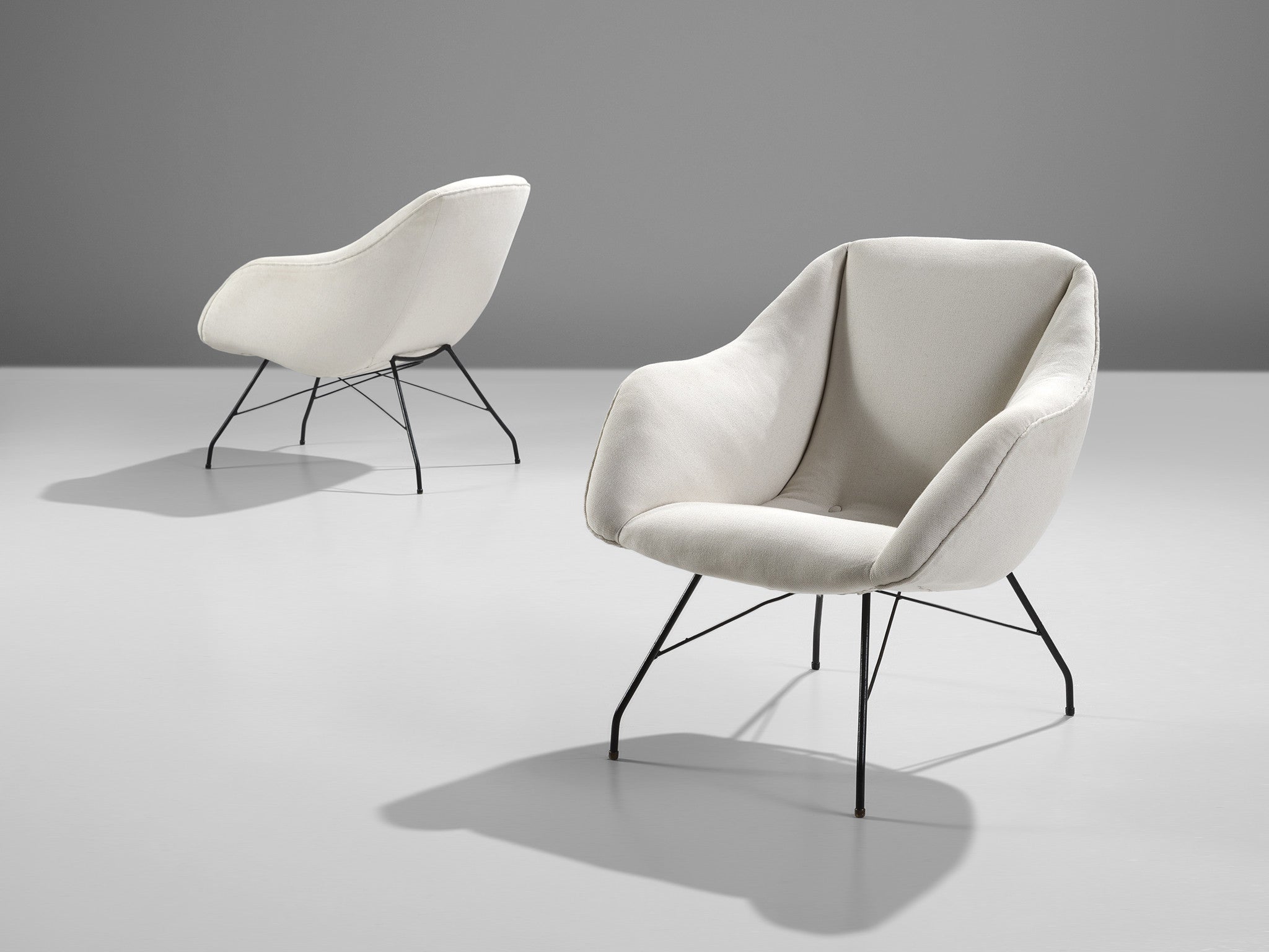 Carlo Hauner and Martin Eisler for Forma 'Conchinha' Lounge Chairs White Fabric seating Morentz