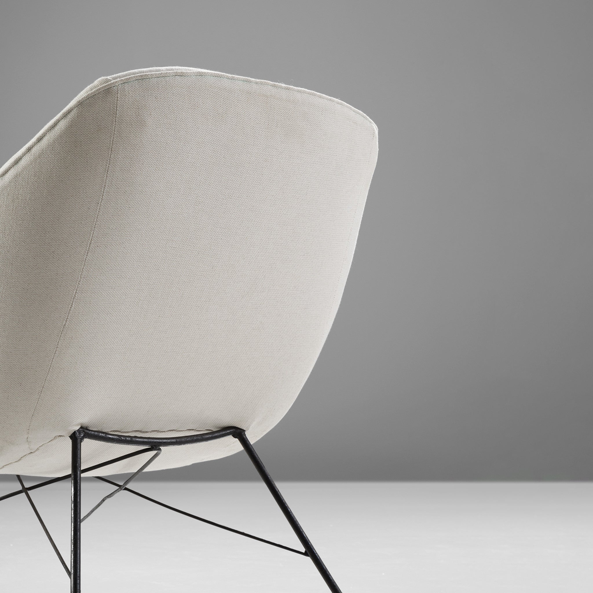 Carlo Hauner and Martin Eisler for Forma 'Conchinha' Lounge Chairs White Fabric seating Morentz