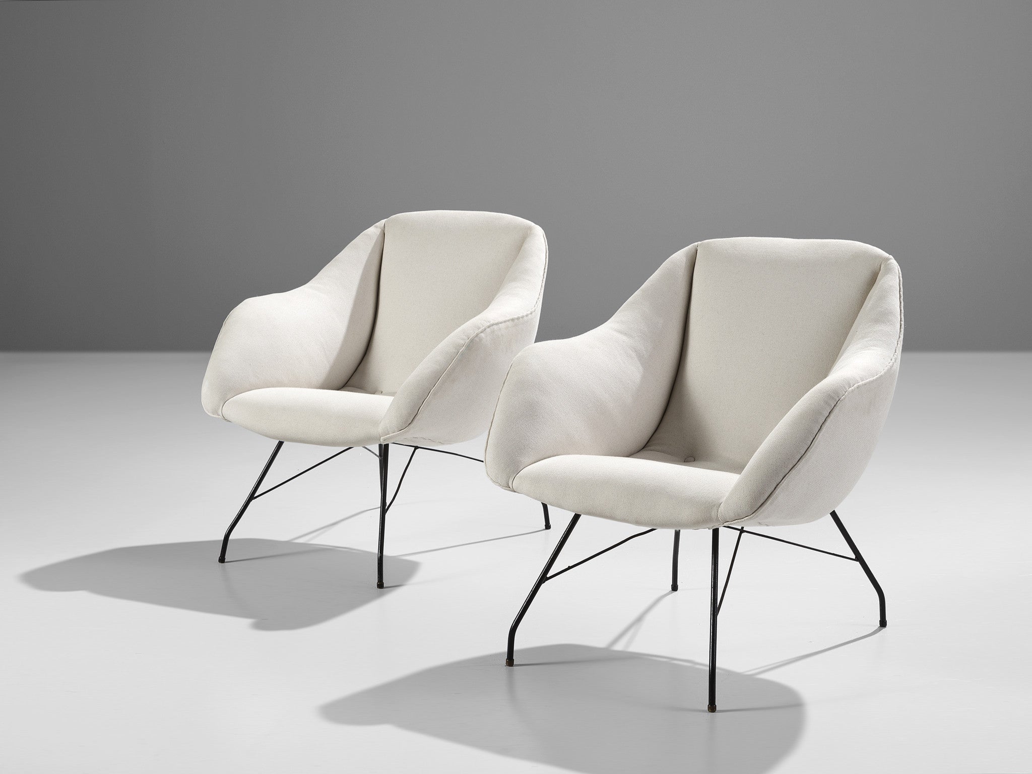 Carlo Hauner and Martin Eisler for Forma 'Conchinha' Lounge Chairs White Fabric seating Morentz