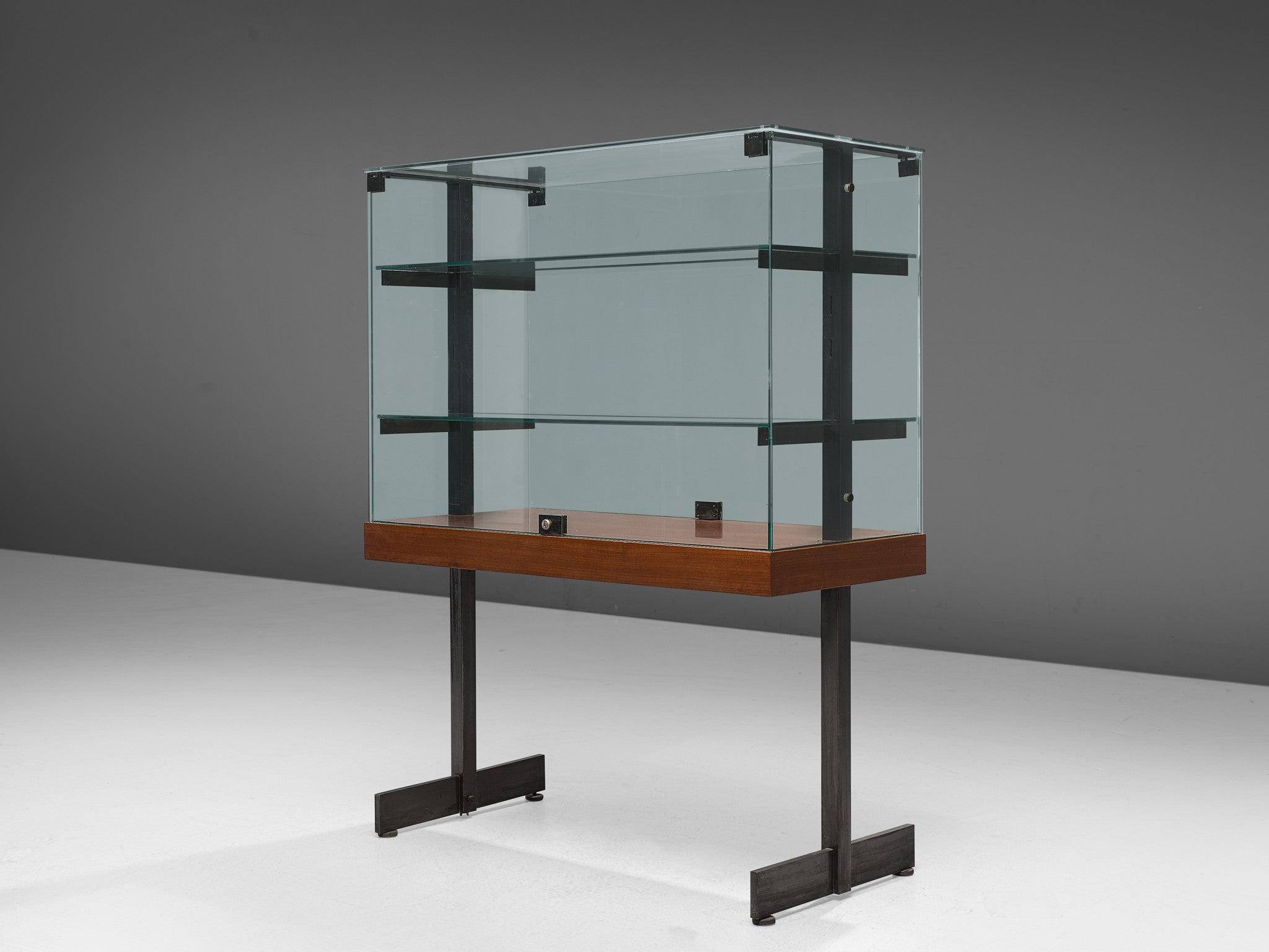 De Coene Showcase in Glass, Steel and Teak case pieces and storage cabinets Morentz