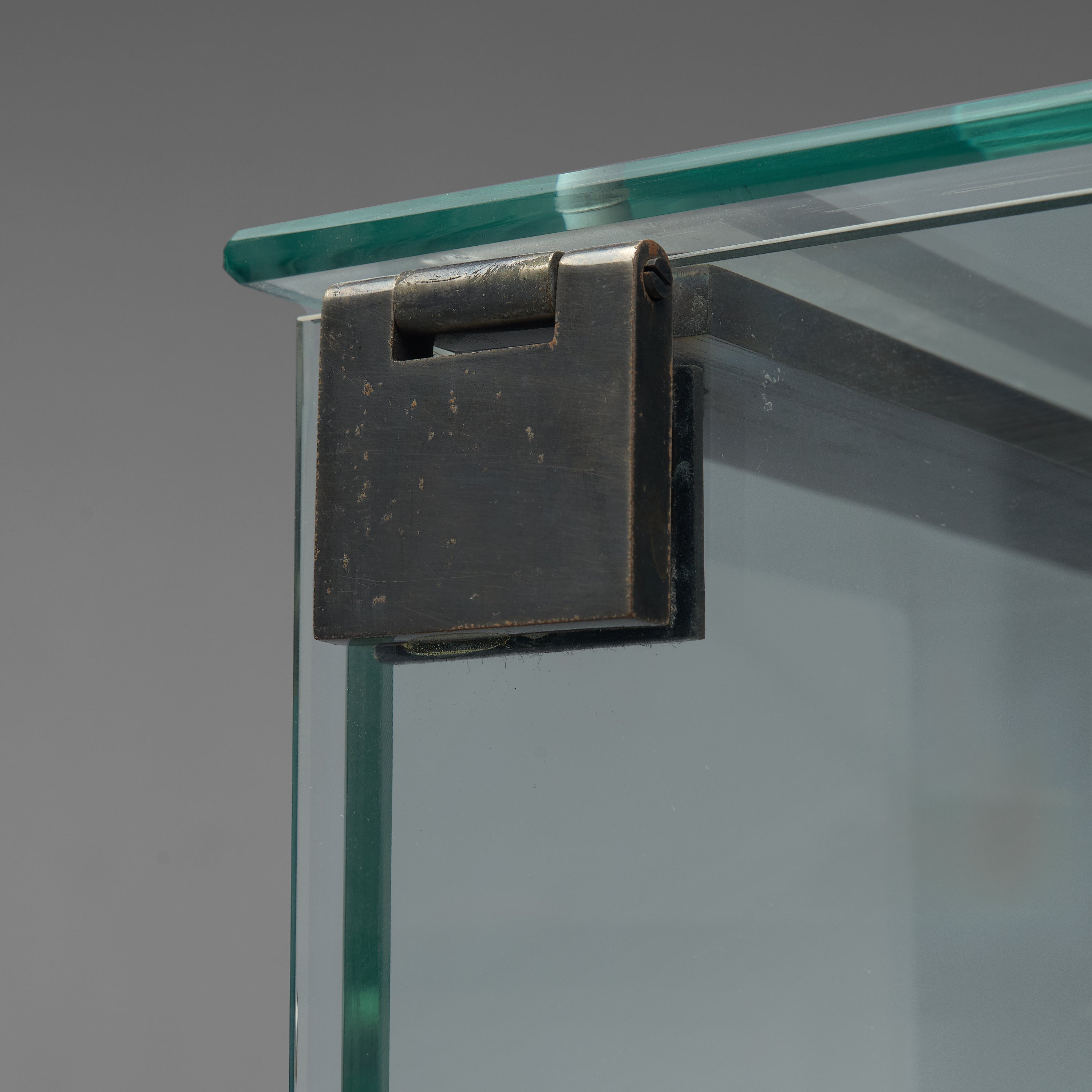 De Coene Showcase in Glass, Steel and Teak case pieces and storage cabinets Morentz