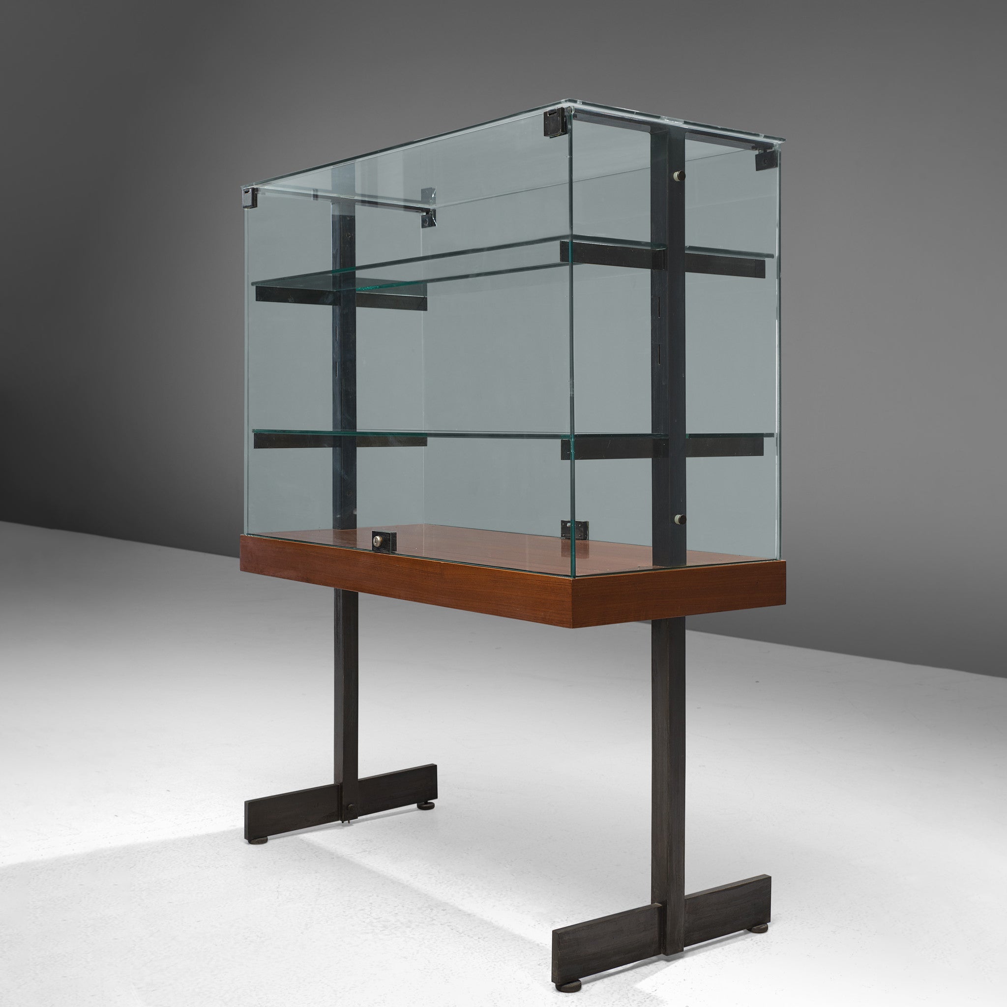 De Coene Showcase in Glass, Steel and Teak case pieces and storage cabinets Morentz