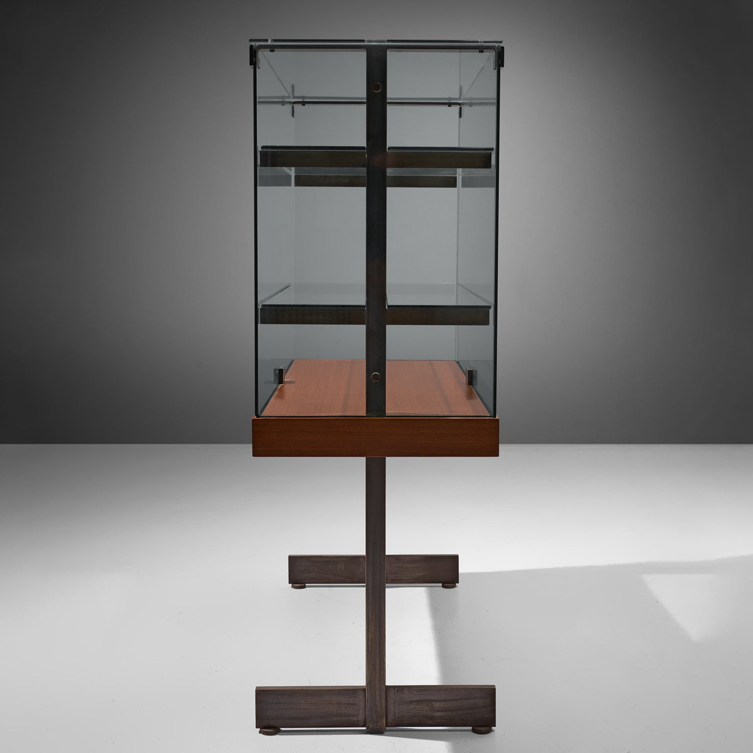 De Coene Showcase in Glass, Steel and Teak case pieces and storage cabinets Morentz