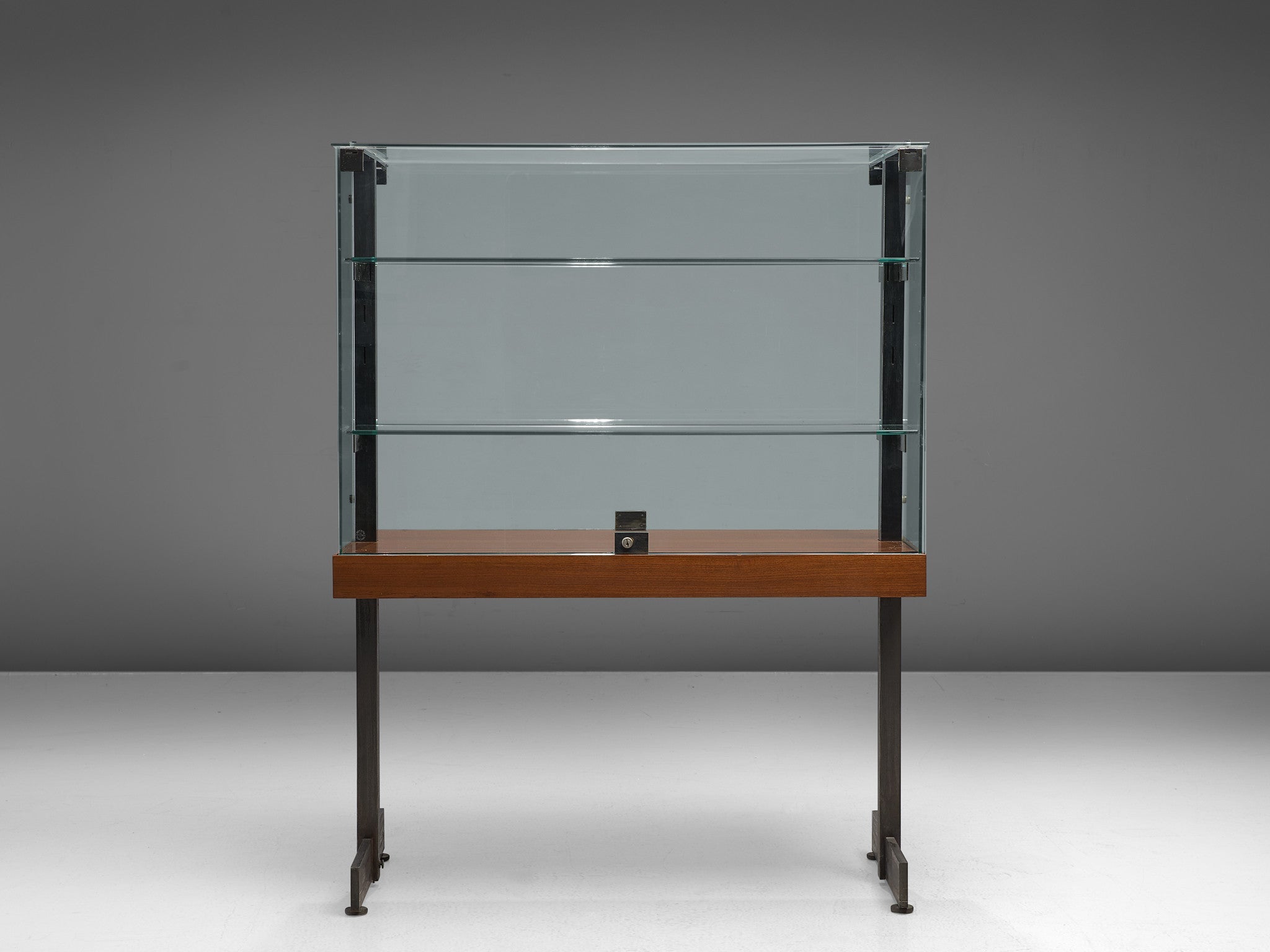 De Coene Showcase in Glass, Steel and Teak case pieces and storage cabinets Morentz