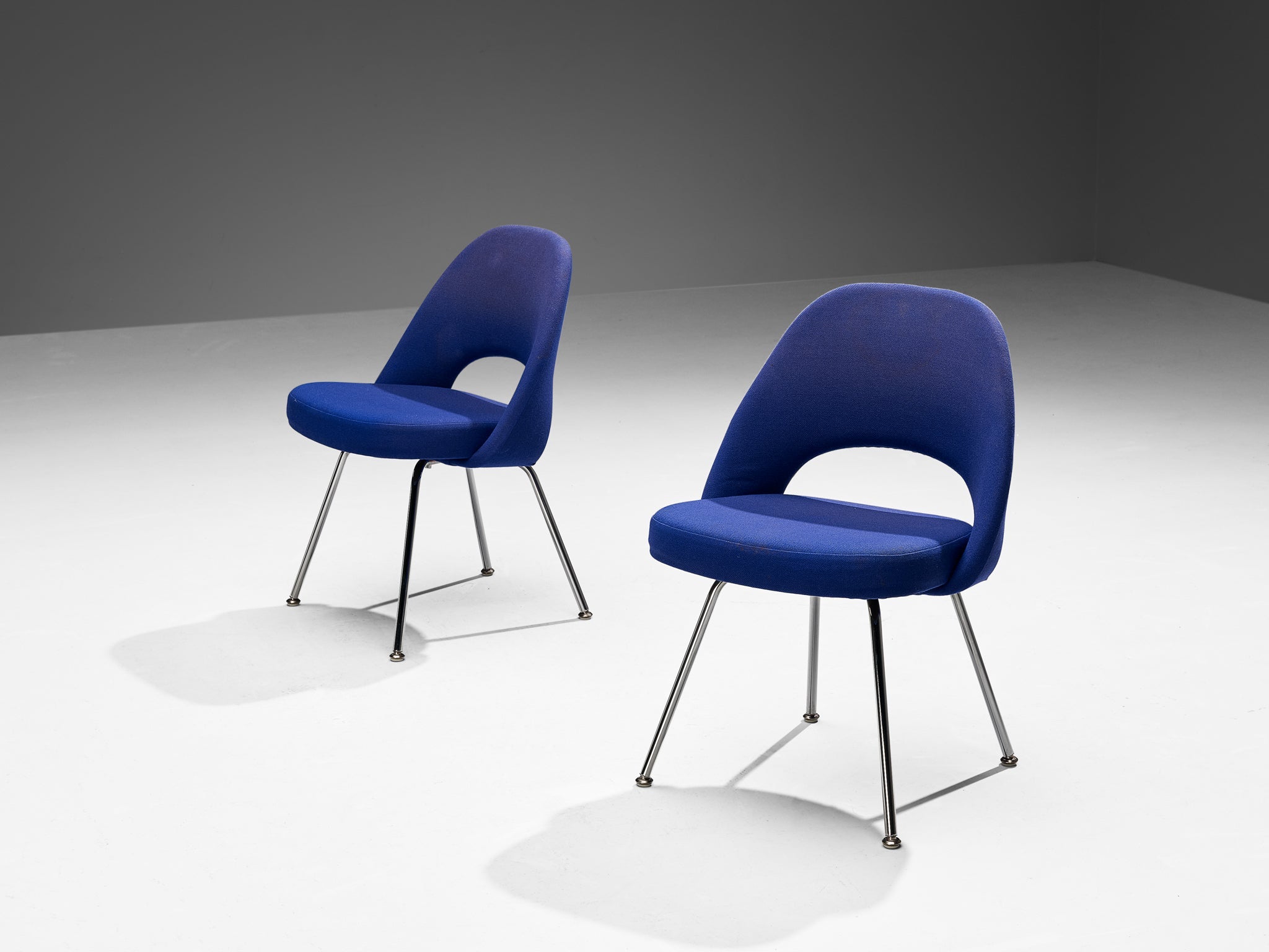 Eero Saarinen for Knoll Set of Four Dining Chairs in Blue Upholstery seating Morentz