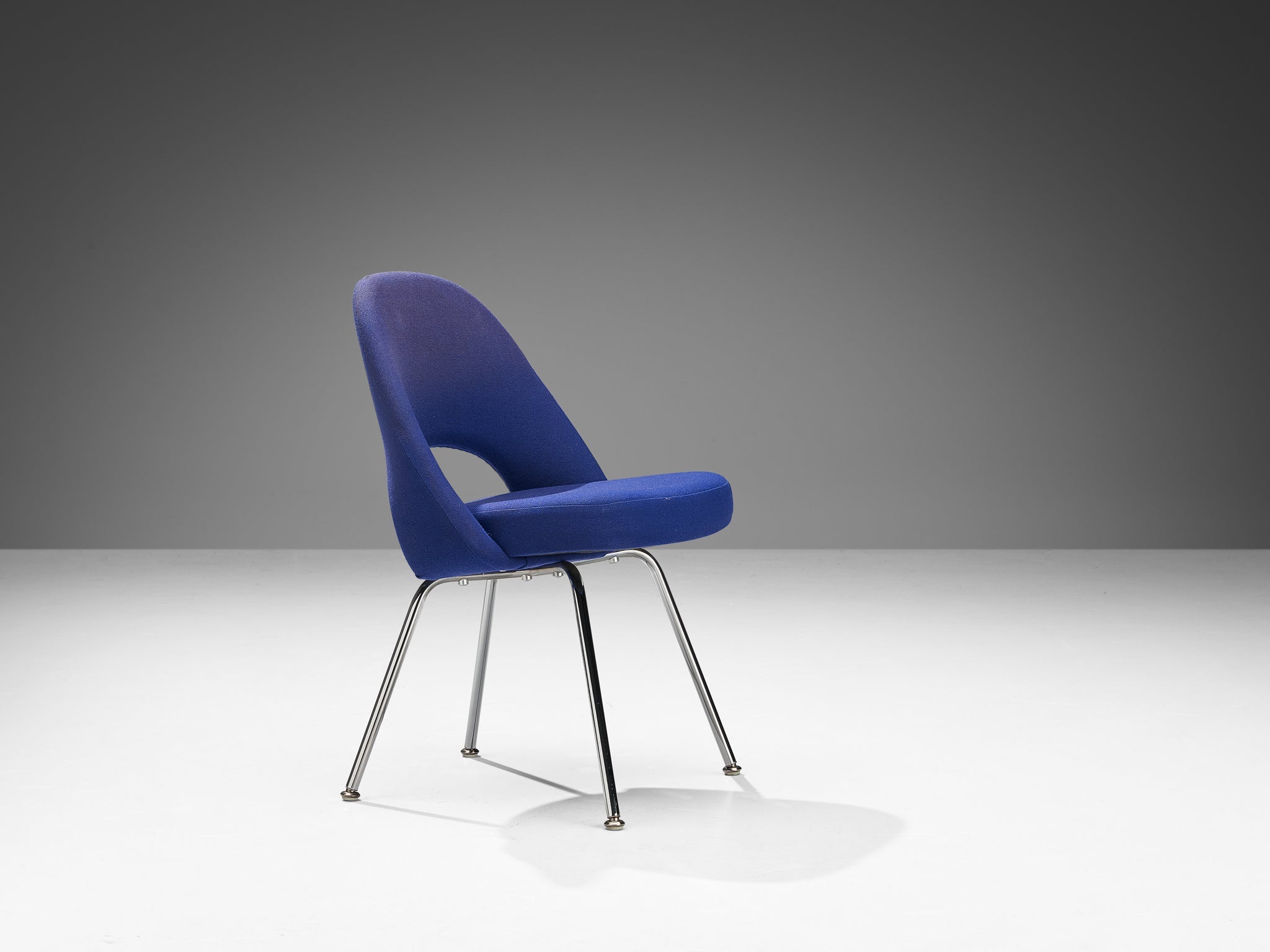 Eero Saarinen for Knoll Set of Four Dining Chairs in Blue Upholstery seating Morentz