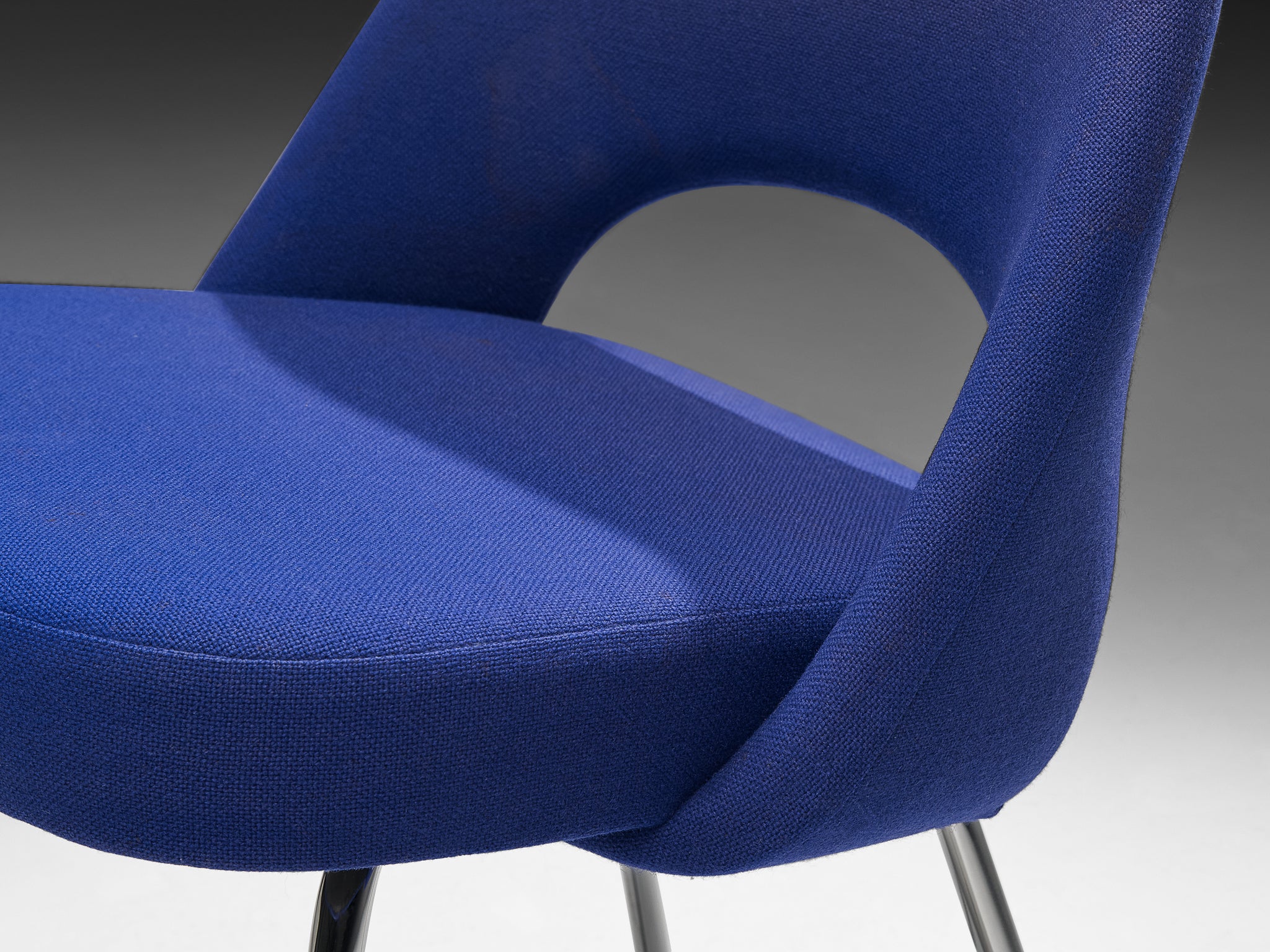 Eero Saarinen for Knoll Set of Four Dining Chairs in Blue Upholstery