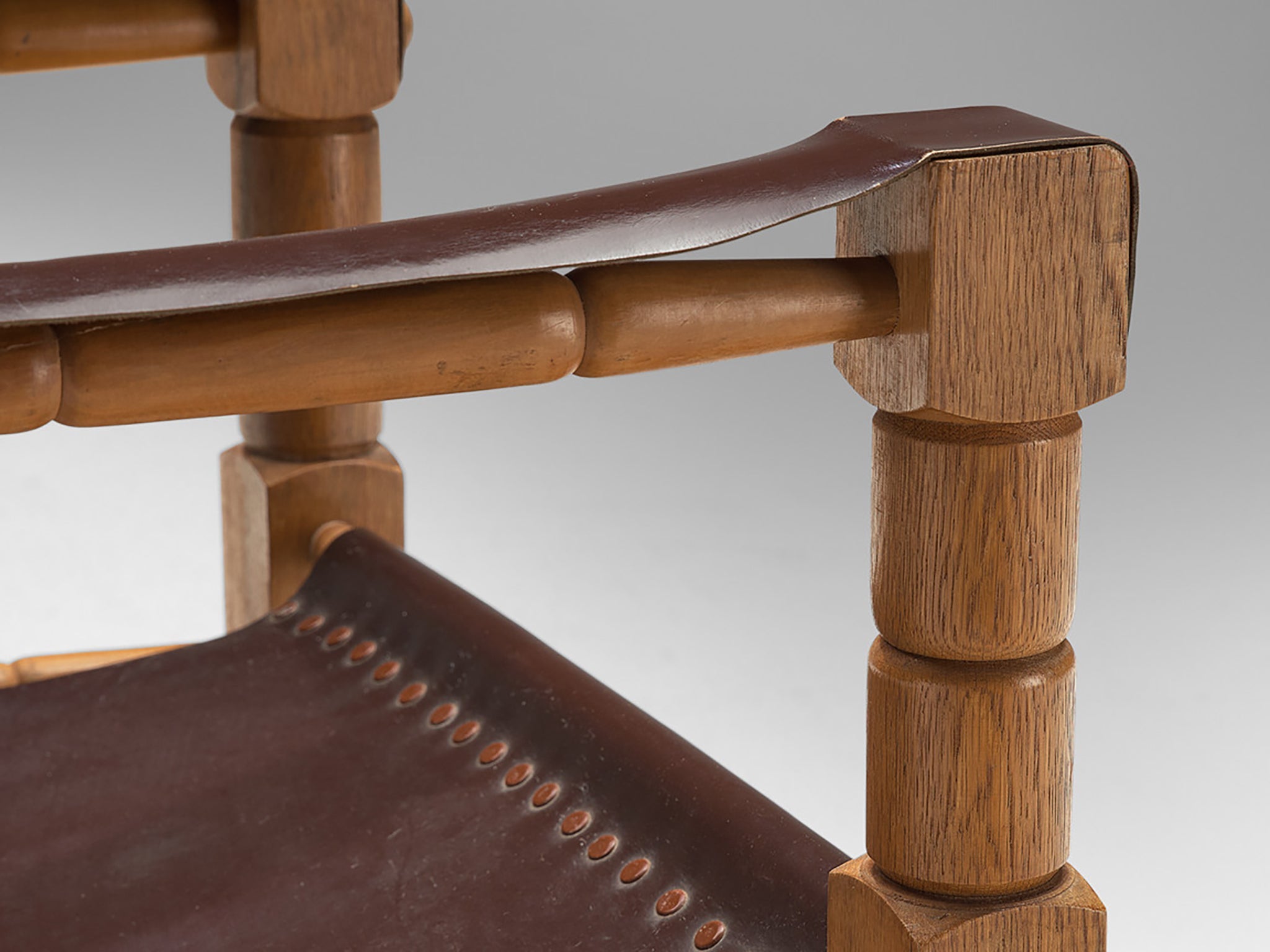 Safari Armchair in Brown Leather with Sculptural Wooden Frame seating Morentz