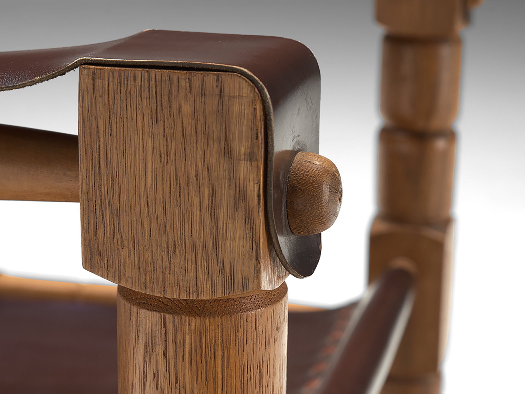 Safari Armchair in Brown Leather with Sculptural Wooden Frame seating Morentz