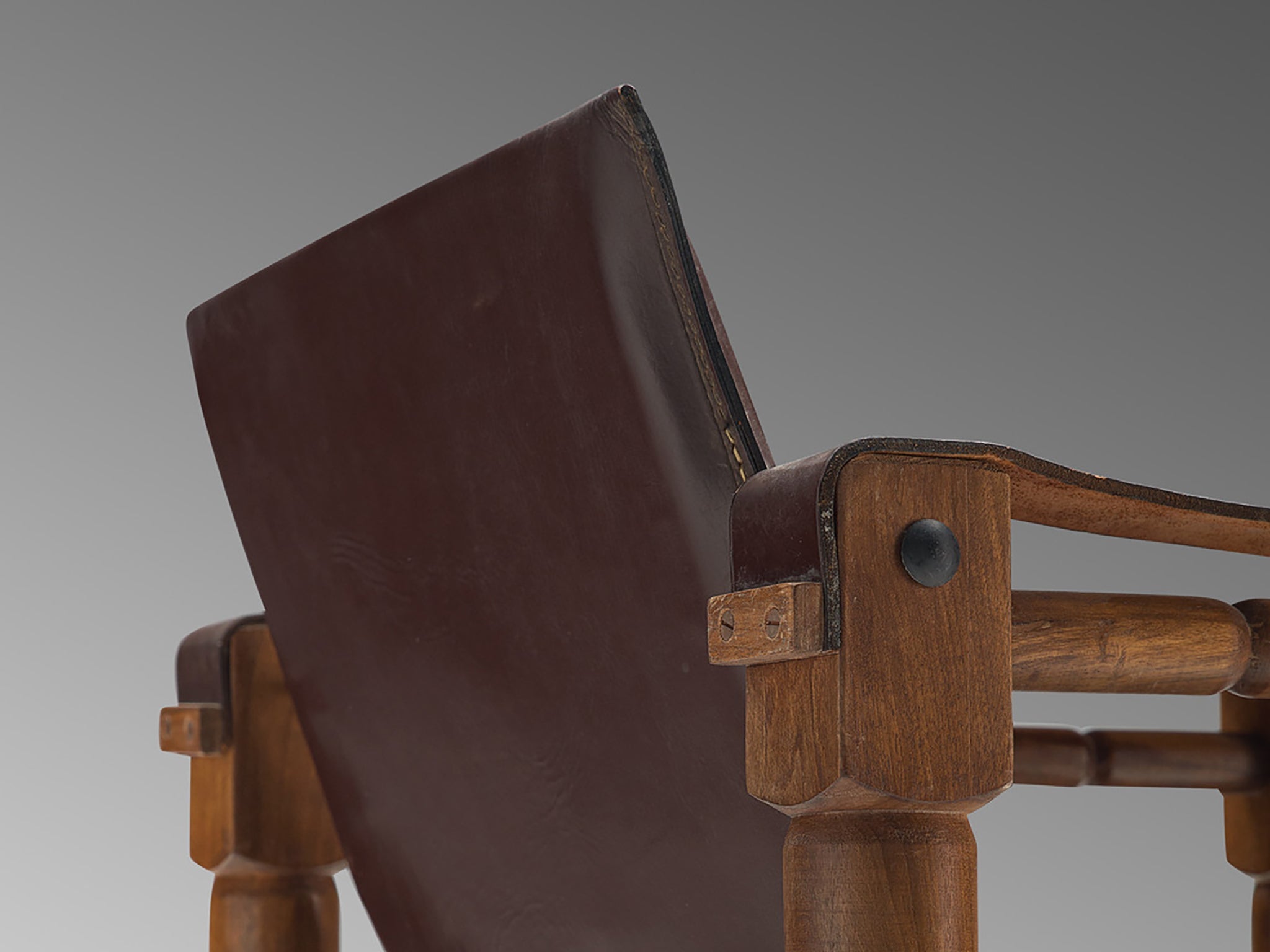 Safari Armchair in Brown Leather with Sculptural Wooden Frame seating Morentz