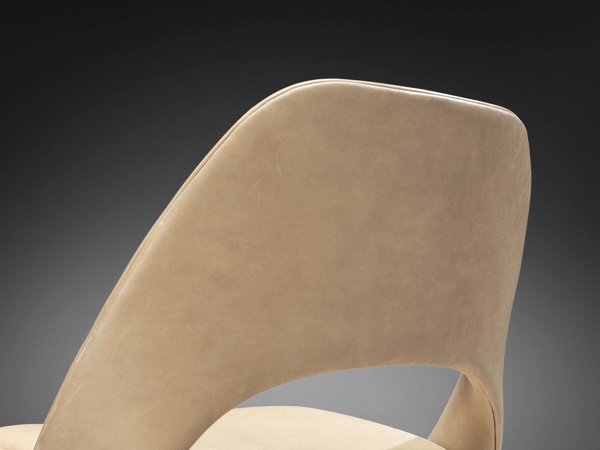 Eero Saarinen for Knoll Set of Four Dining Chairs in Beige Leather Seating Morentz