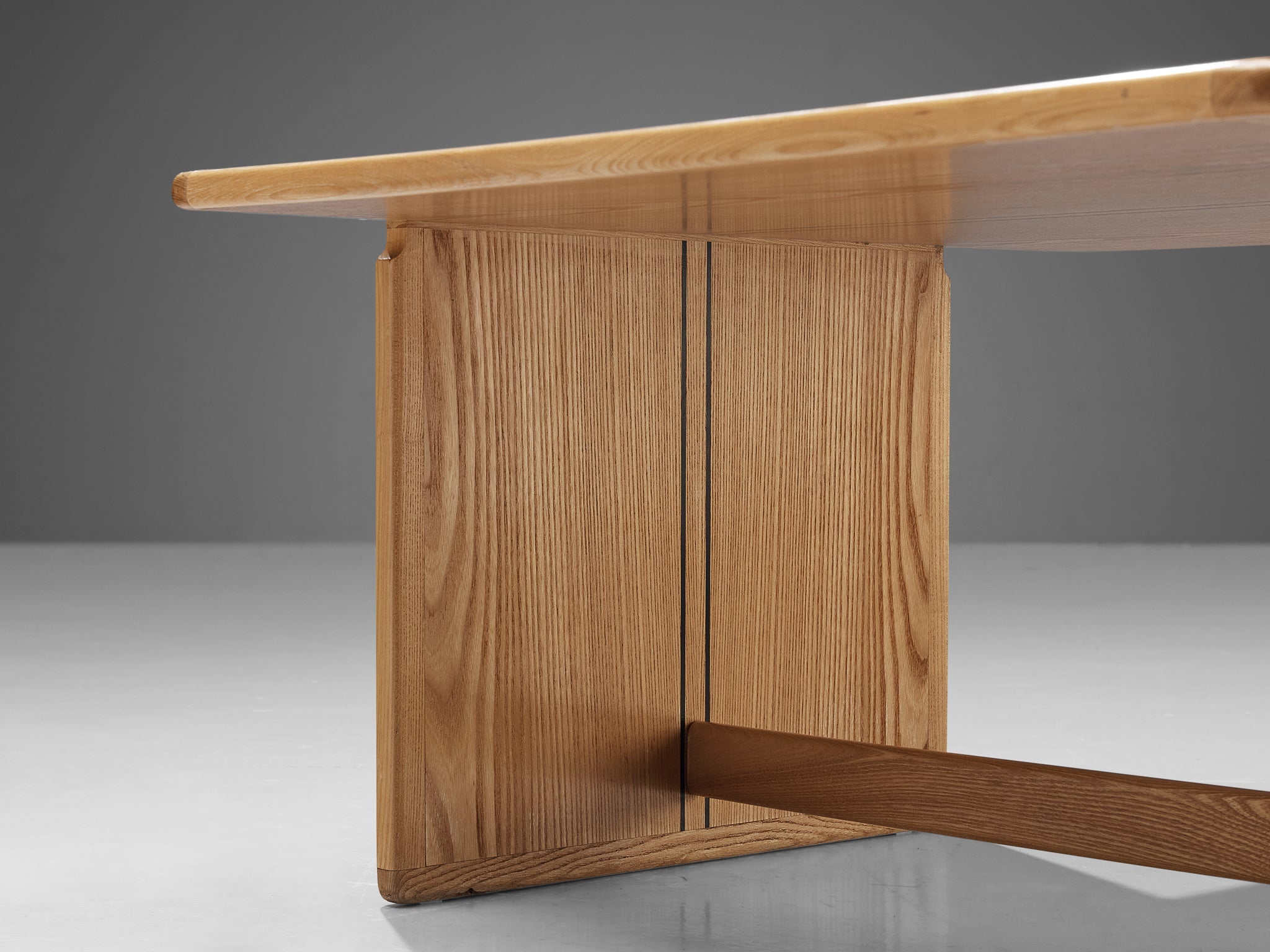 Afra & Tobia Scarpa for Maxalto 'Artona' Side Table in Ash tables Morentz