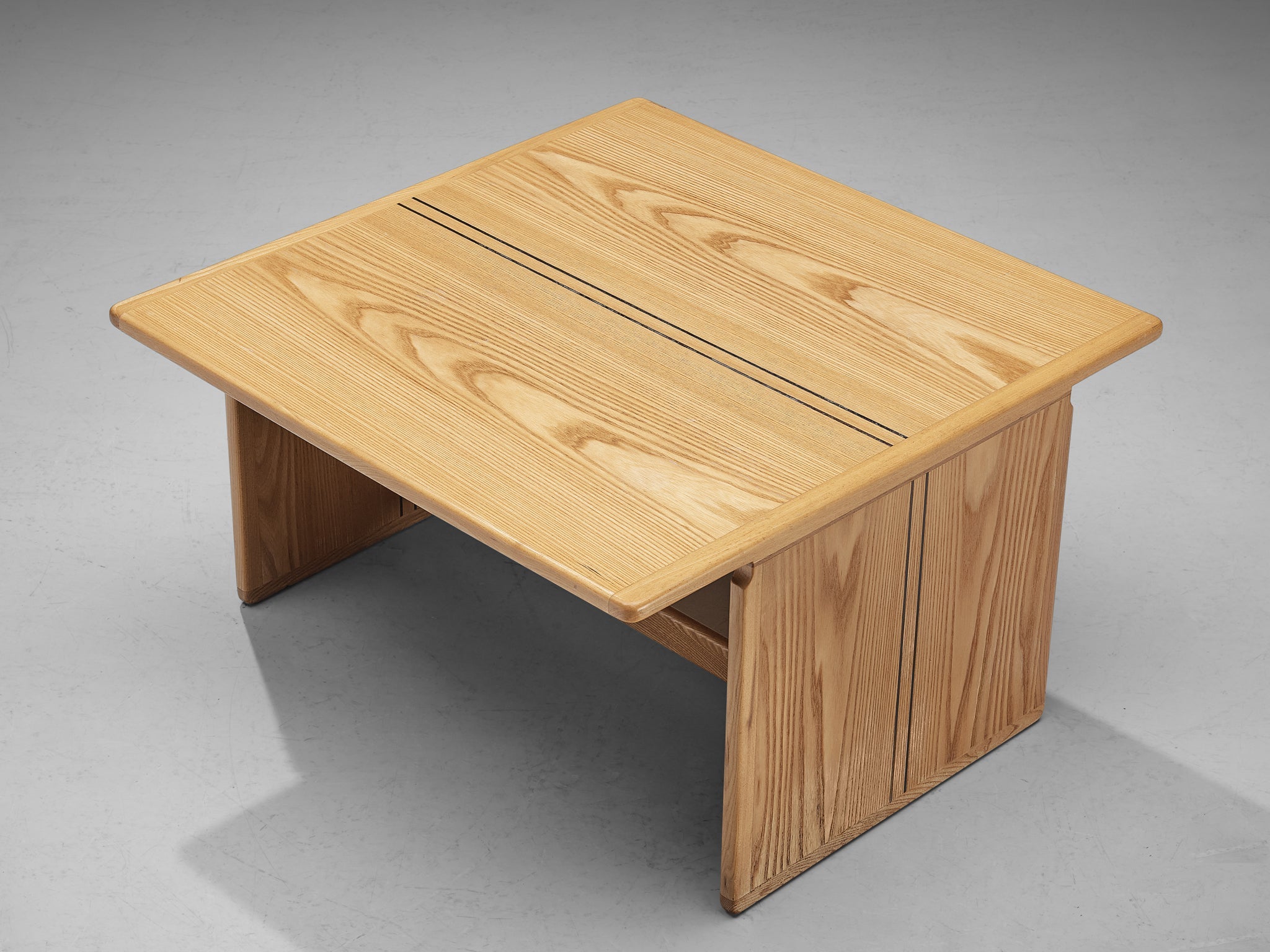 Afra & Tobia Scarpa for Maxalto 'Artona' Side Table in Ash tables Morentz