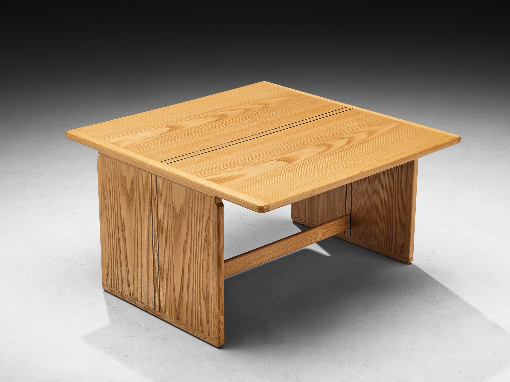 Afra & Tobia Scarpa for Maxalto 'Artona' Side Table in Ash Tables Morentz