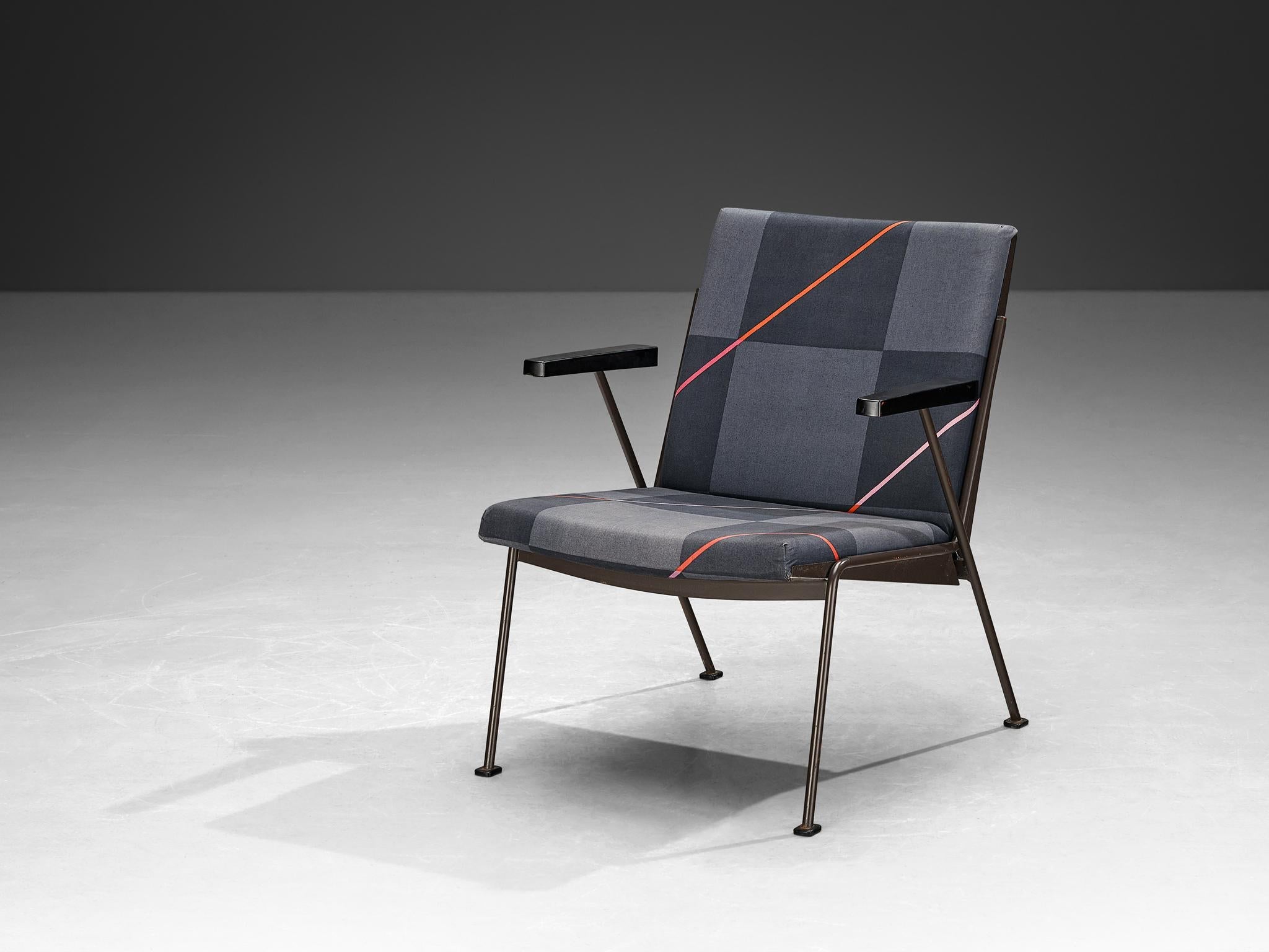 Wim Rietveld for Ahrend De Cirkel 'Oase' Lounge Chairs seating Morentz