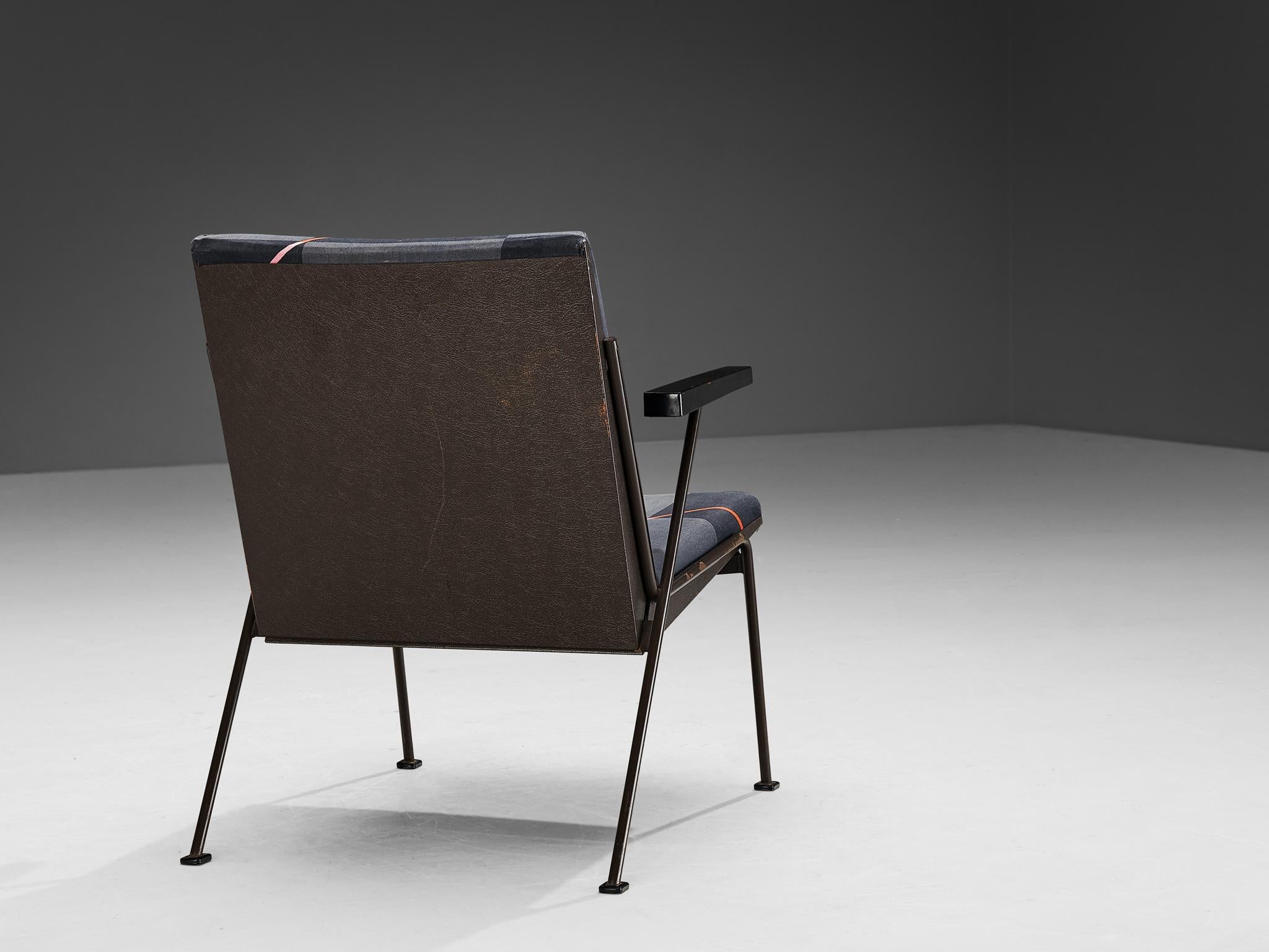 Wim Rietveld for Ahrend De Cirkel 'Oase' Lounge Chairs seating Morentz