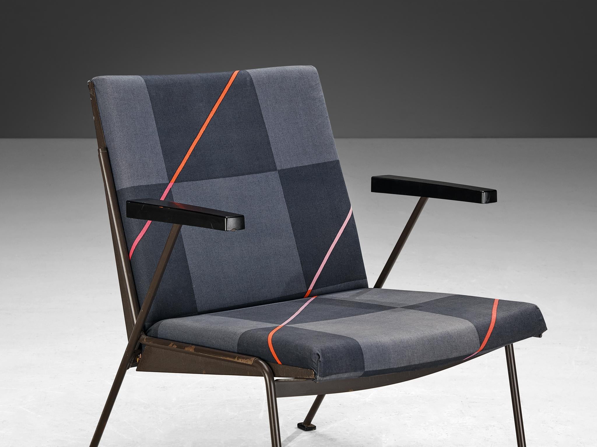 Wim Rietveld for Ahrend De Cirkel 'Oase' Lounge Chairs seating Morentz