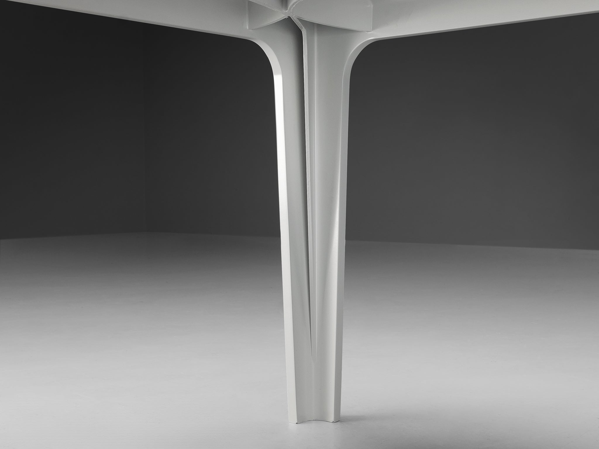 Horn Collection Post-Modern Dining Table White Polyurethane Plastic 1970s Tables Morentz