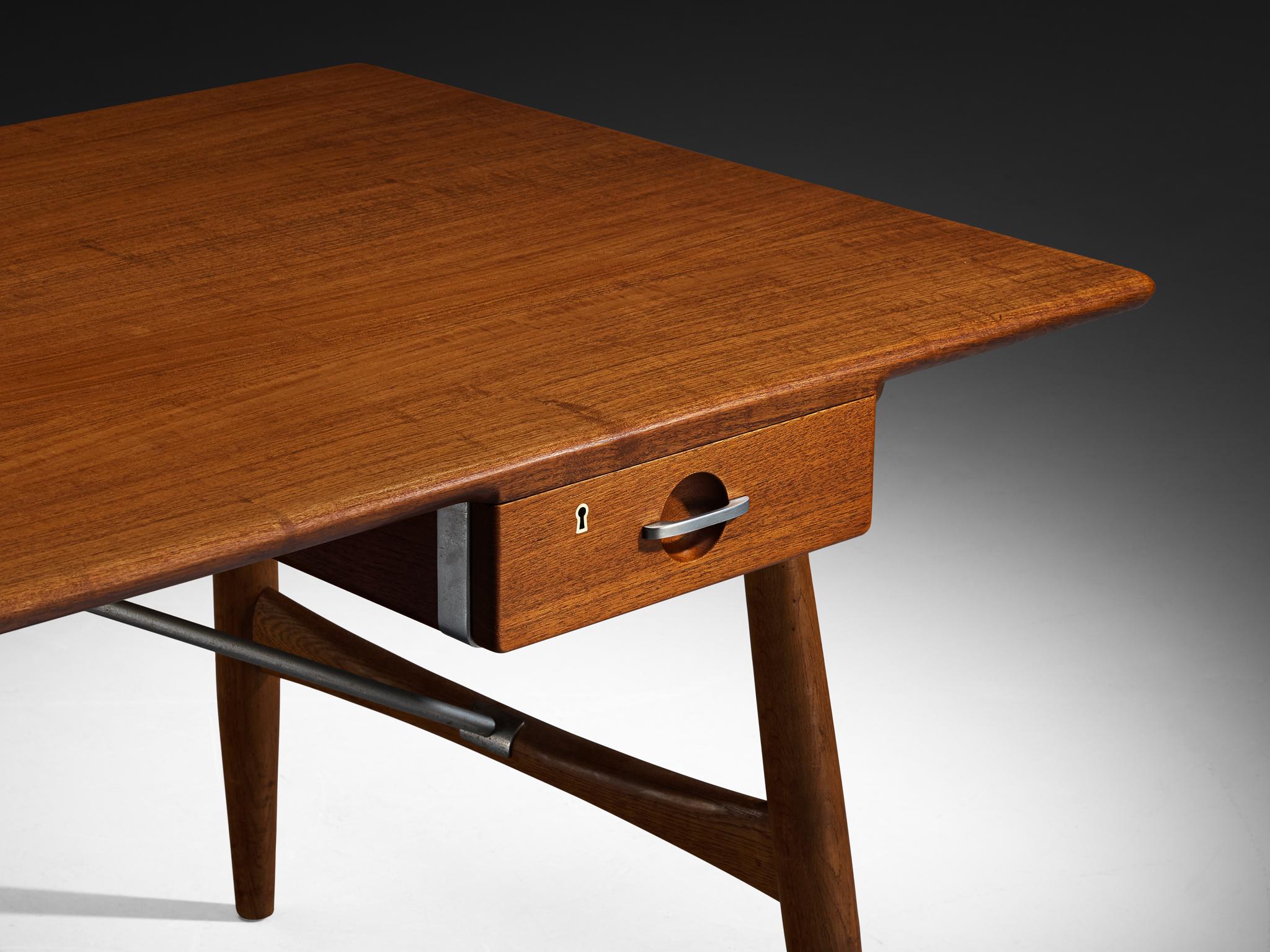 Hans J. Wegner for Johannes Hansen Rare ‘Architect’s Desk’ in Teak and Oak tables Morentz