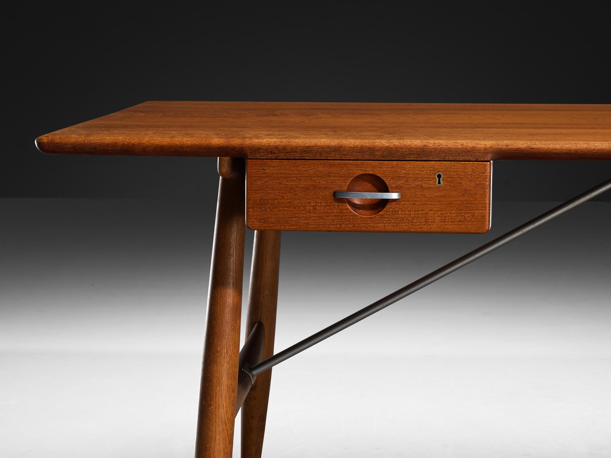 Hans J. Wegner for Johannes Hansen Rare ‘Architect’s Desk’ in Teak and Oak tables Morentz