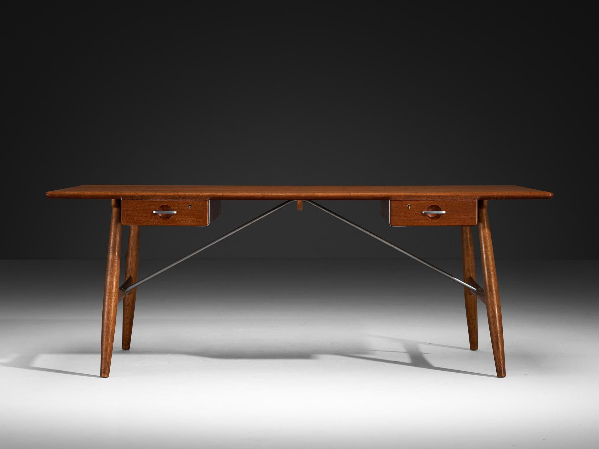 Hans J. Wegner for Johannes Hansen Rare ‘Architect’s Desk’ in Teak and Oak tables Morentz