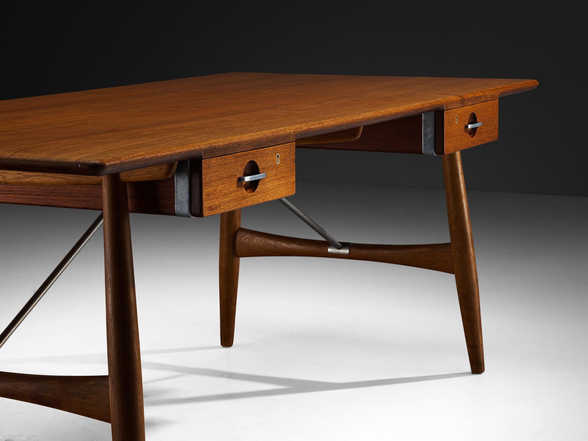 Hans J. Wegner for Johannes Hansen Rare ‘Architect’s Desk’ in Teak and Oak tables Morentz