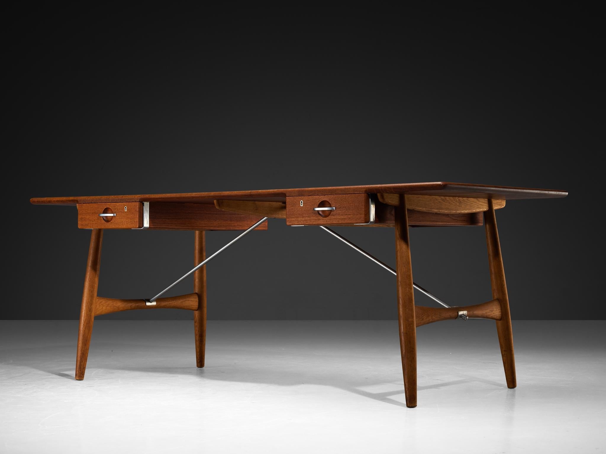 Hans J. Wegner for Johannes Hansen Rare ‘Architect’s Desk’ in Teak and Oak tables Morentz