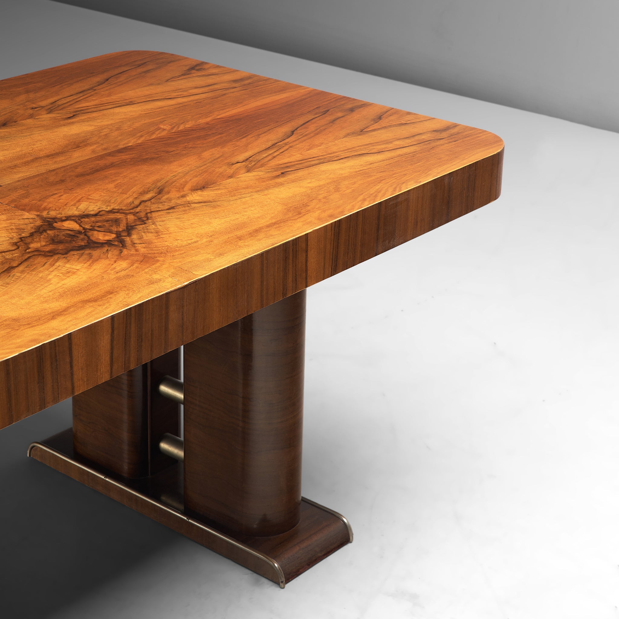 Italian Art Deco Table in Walnut tables Morentz