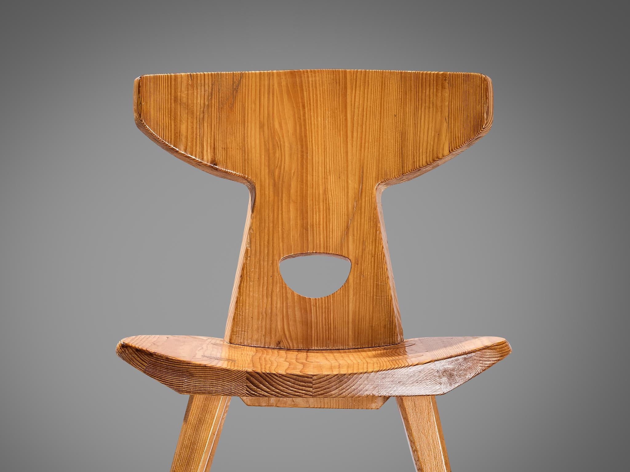 Jacob Kielland-Brandt Dining Chair in Solid Pine seating Morentz
