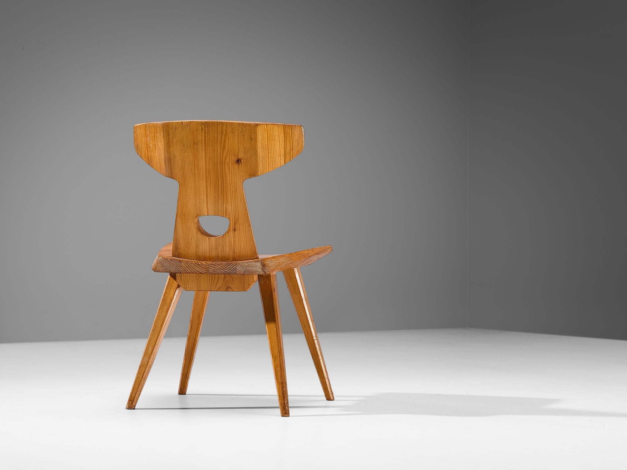 Jacob Kielland-Brandt Dining Chair in Solid Pine seating Morentz