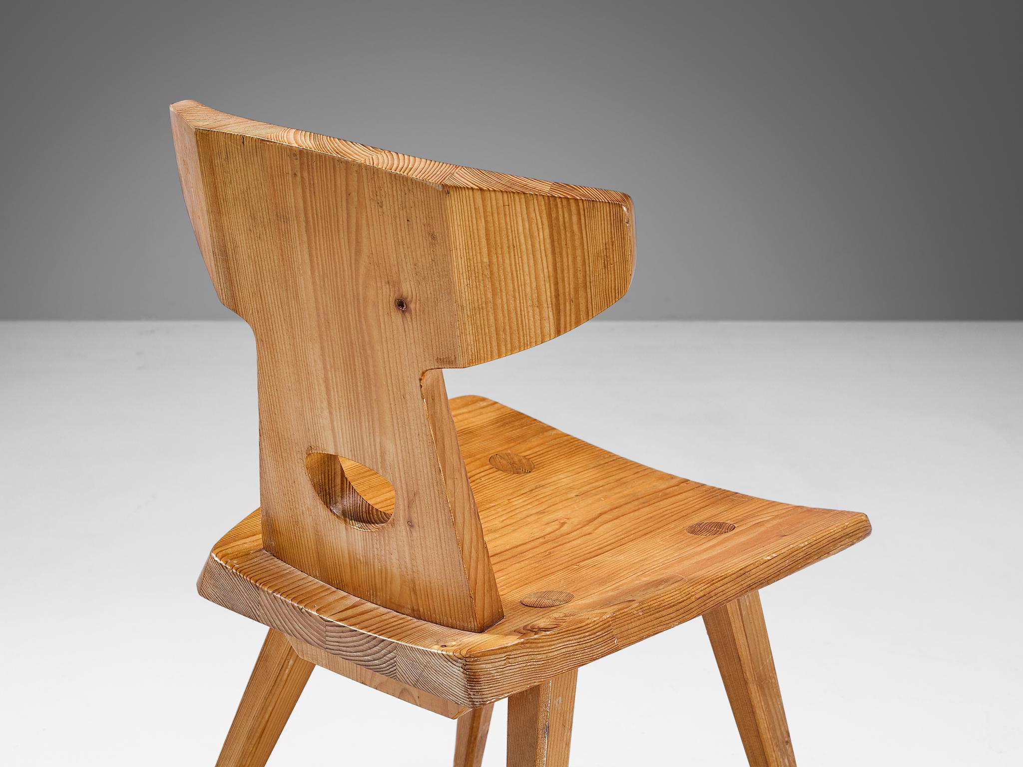 Jacob Kielland-Brandt Dining Chair in Solid Pine seating Morentz