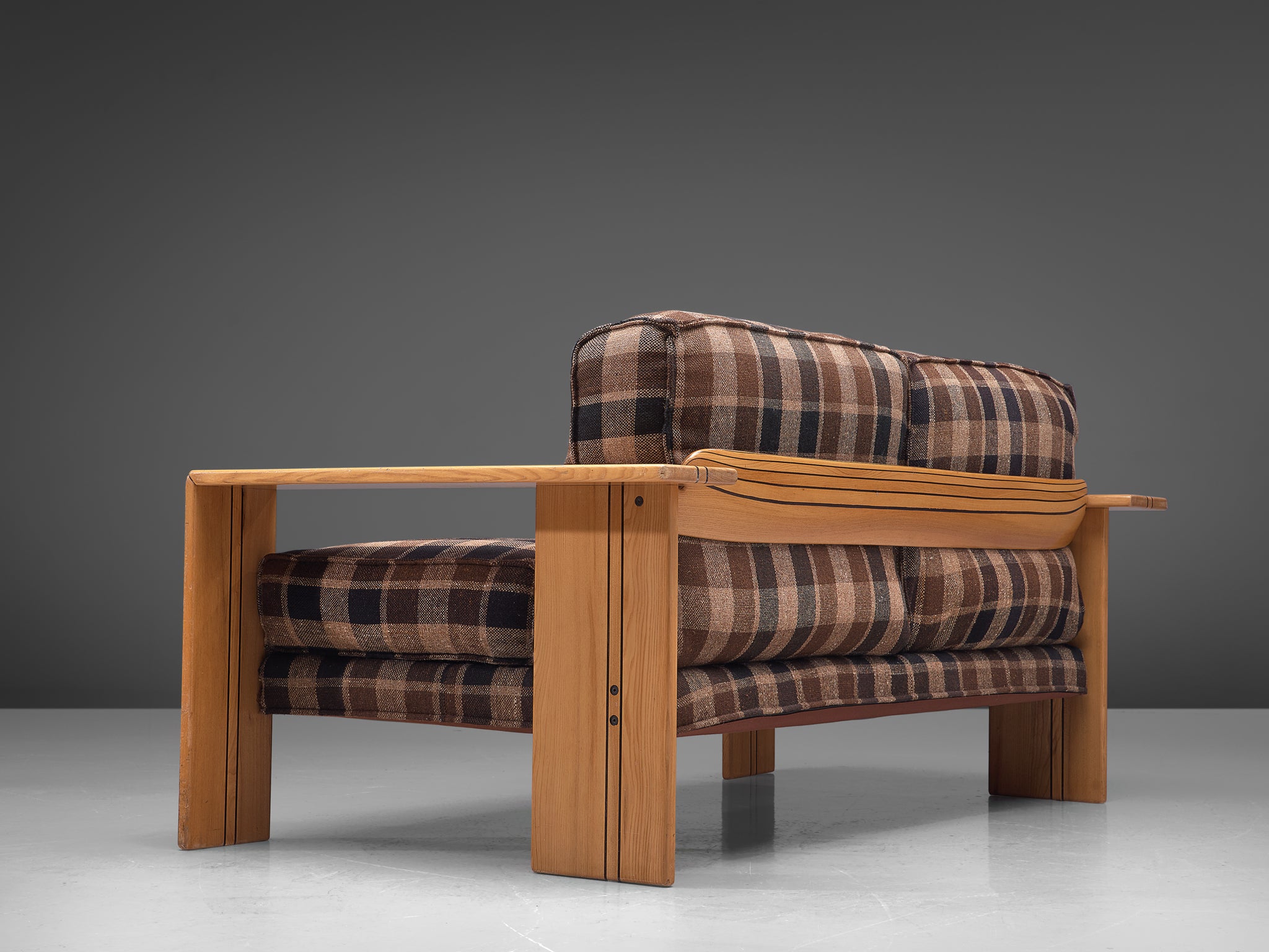 Afra & Tobia Scarpa 'Artona' Sofa in Elm and Checked Fabric Seating Morentz