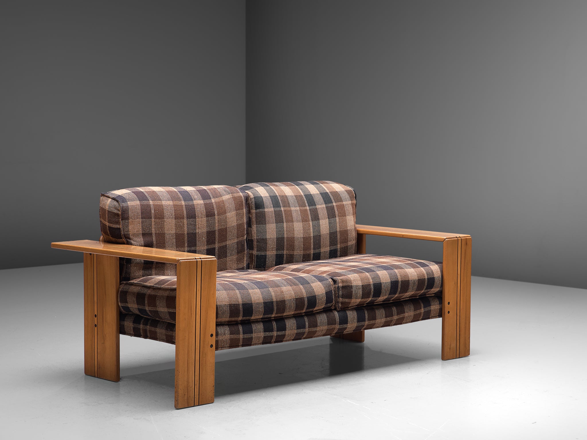 Afra & Tobia Scarpa 'Artona' Sofa in Elm and Checked Fabric Seating Morentz