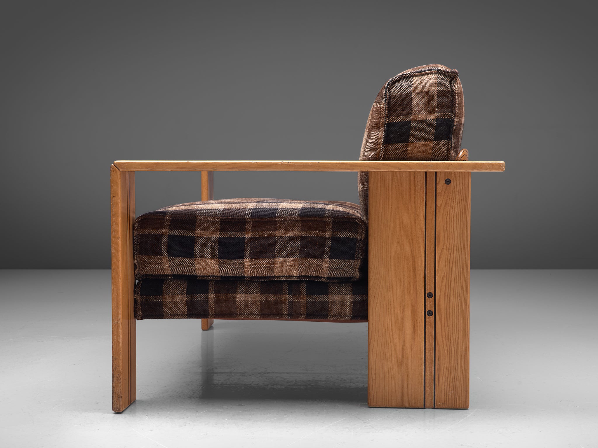 Afra & Tobia Scarpa 'Artona' Sofa in Elm and Checked Fabric Seating Morentz
